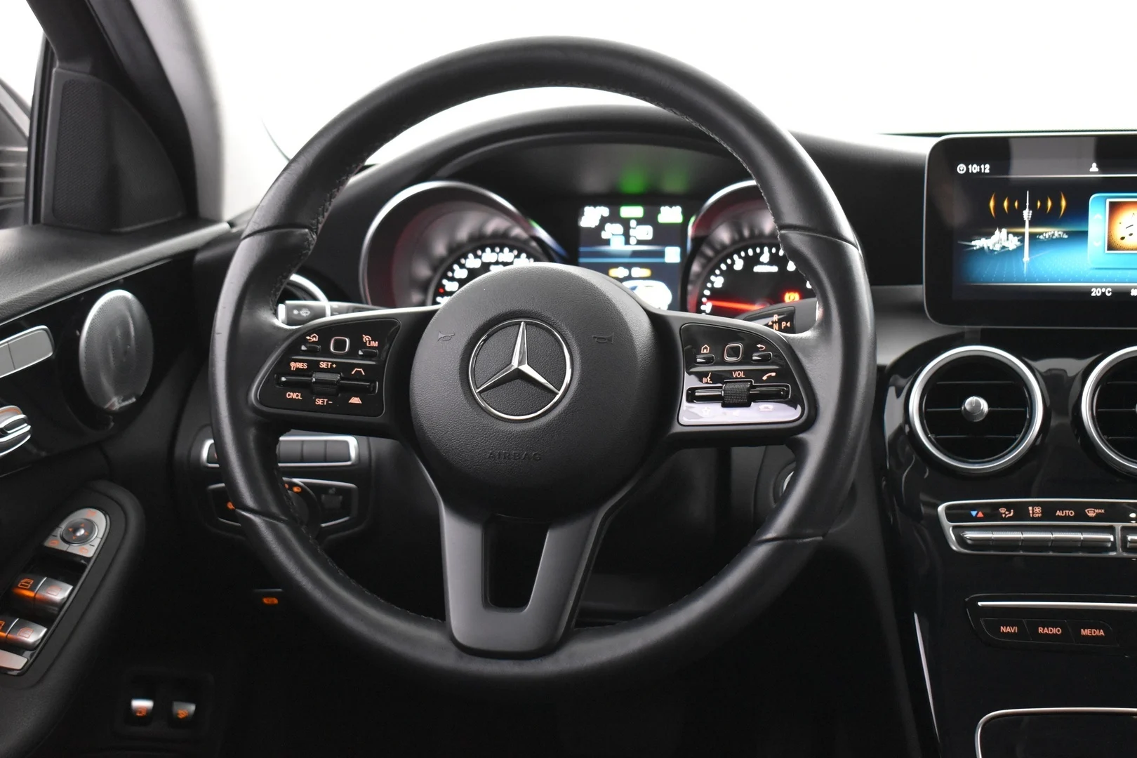 Car Image - 2CO7VDzeoVij8AROSonJmK