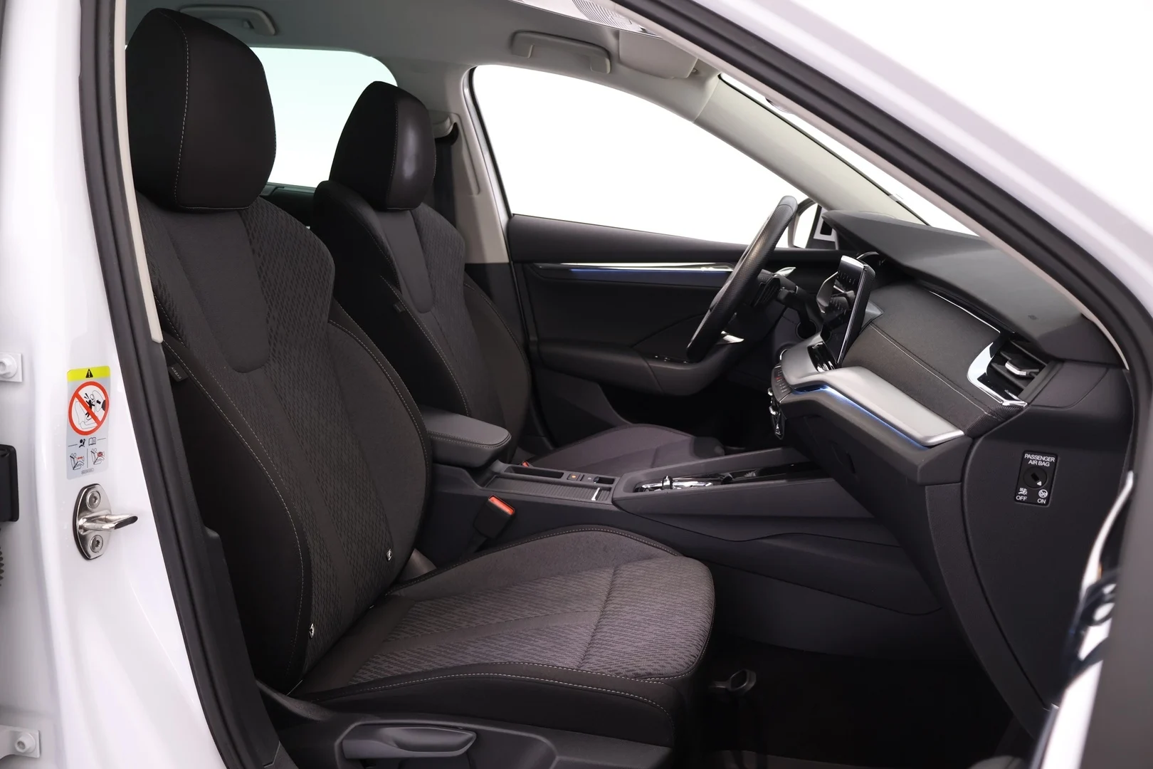 Car Image - 6XCZse3gIIK2GszZ4WJAph