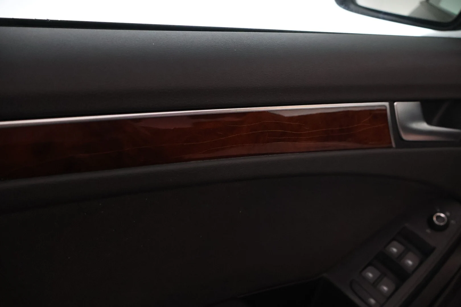 Car Image - 4SvhZ1CYlYTE49sXUQfoF