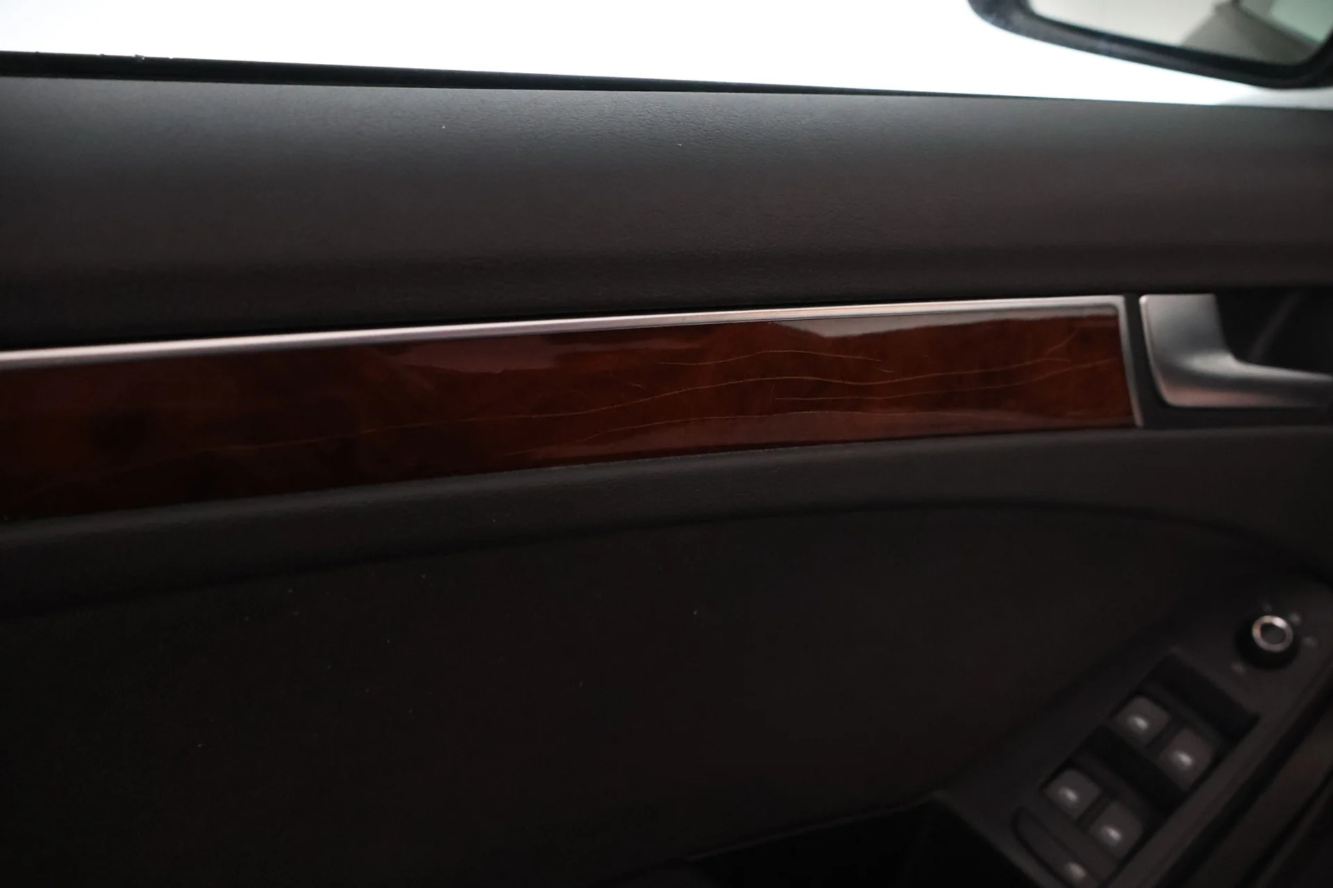 Car Image - 4SvhZ1CYlYTE49sXUQfoF