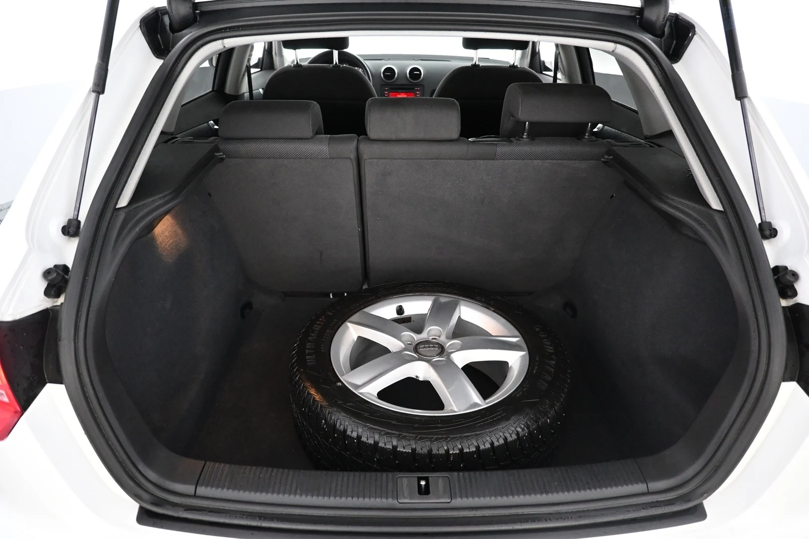 Car Image - 5llH6vrUOTUIv7bVVMjJ31