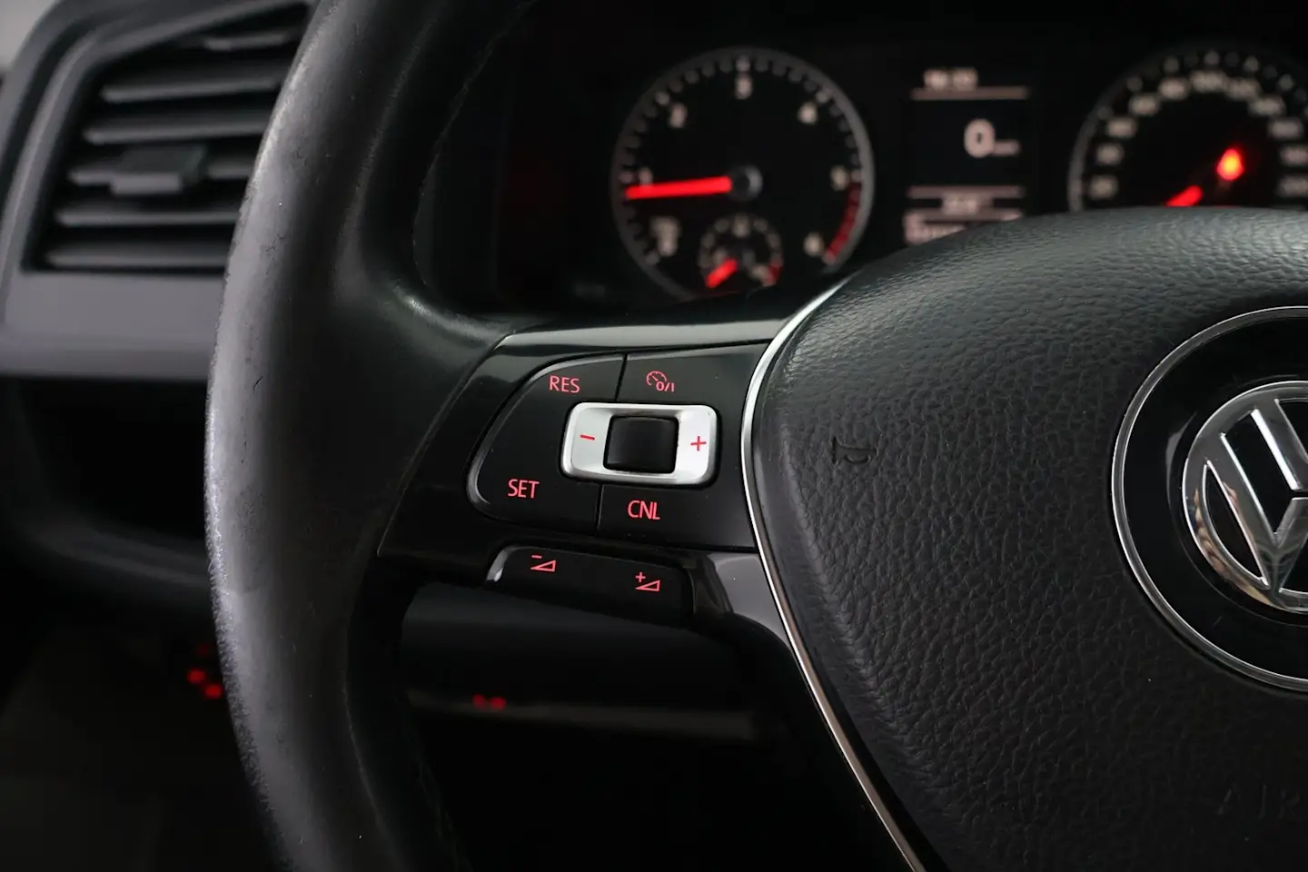 Car Image - 3qSQ4IHJqM5jWlNJxzTOIz