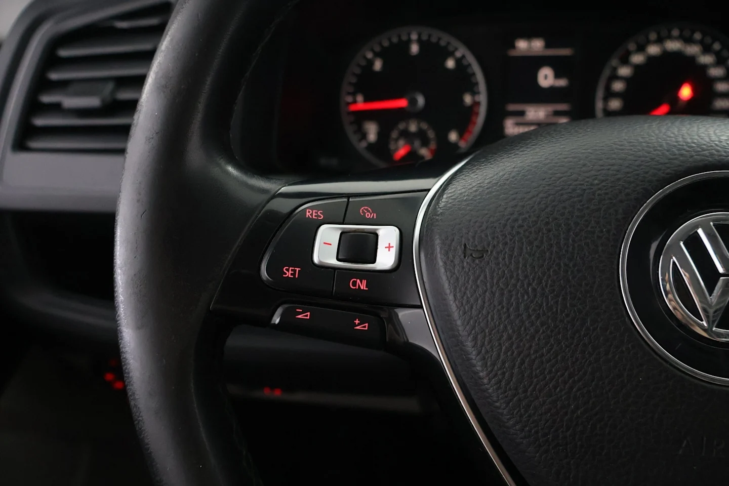 Car Image - 3qSQ4IHJqM5jWlNJxzTOIz