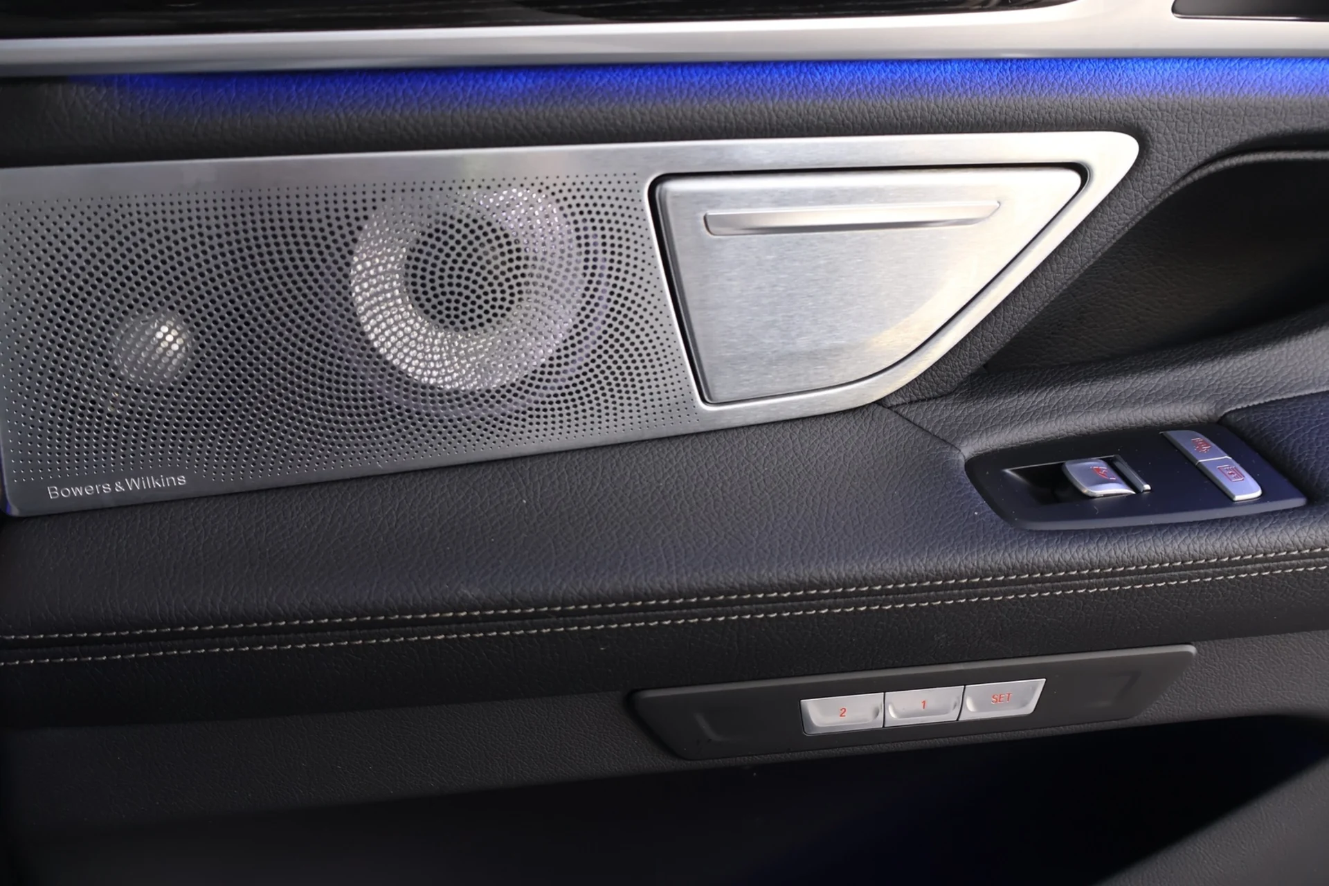 Car Image - liVEyLGqy73B1bmfjZ2No