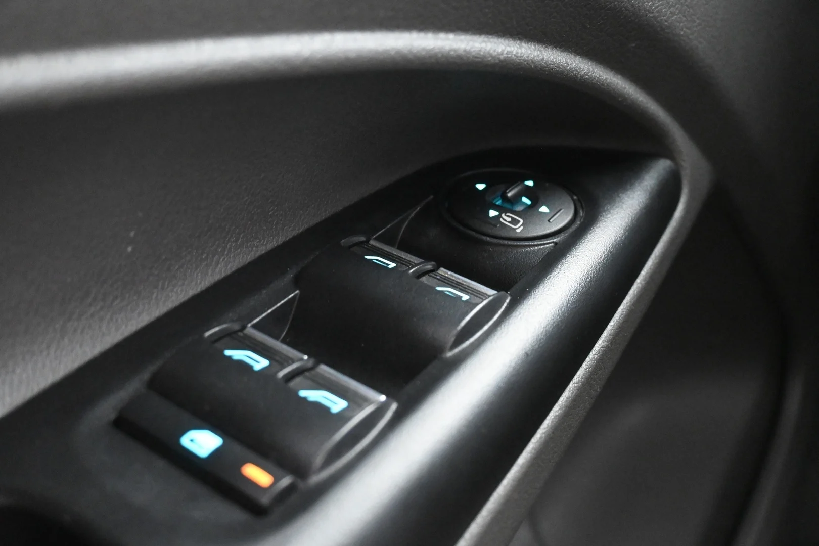 Car Image - 2J003JgOxcwxxtTTQqQmKE