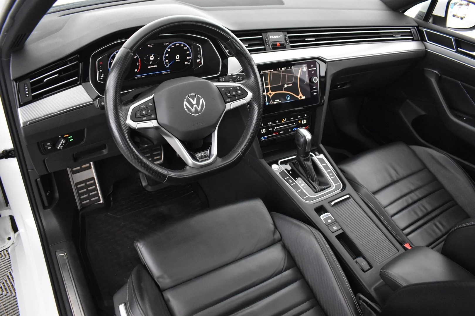 Car Image - 369VRJdeJZAlkSJy7P0O4N