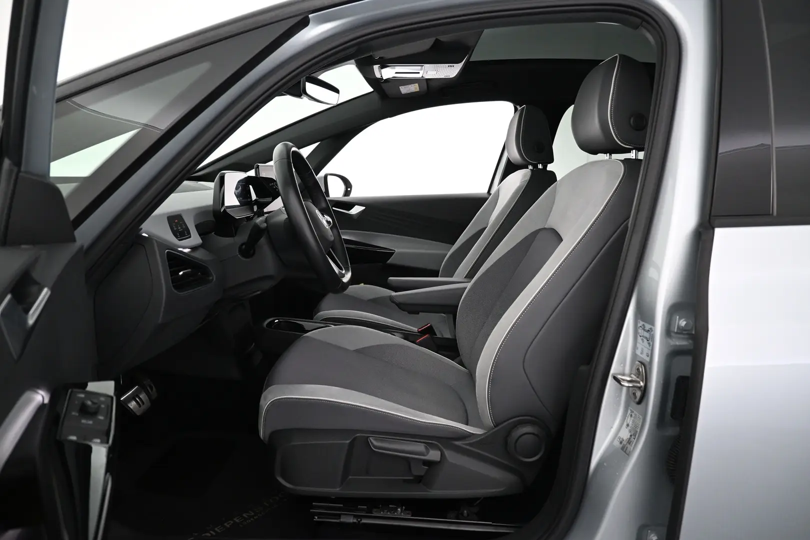 Car Image - 5laV1BSS4erwHSprAGCIpD
