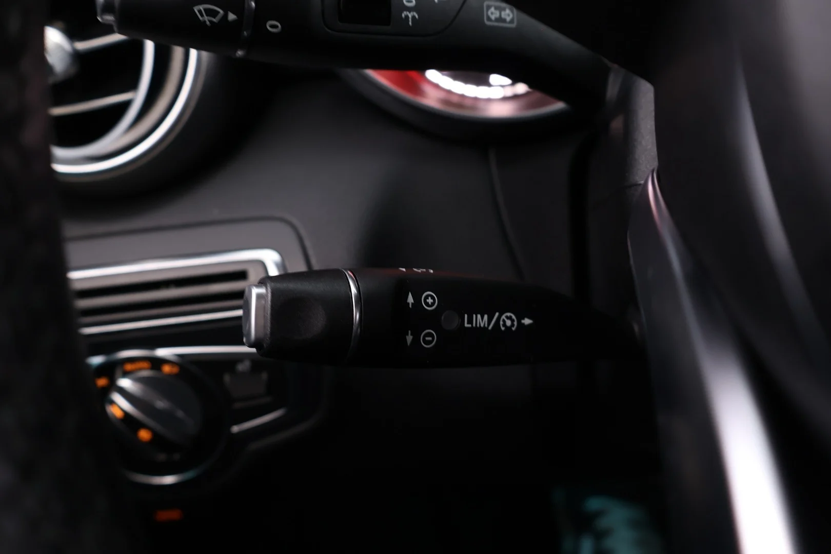 Car Image - 60W1ewredElhJmRz3YMLGx