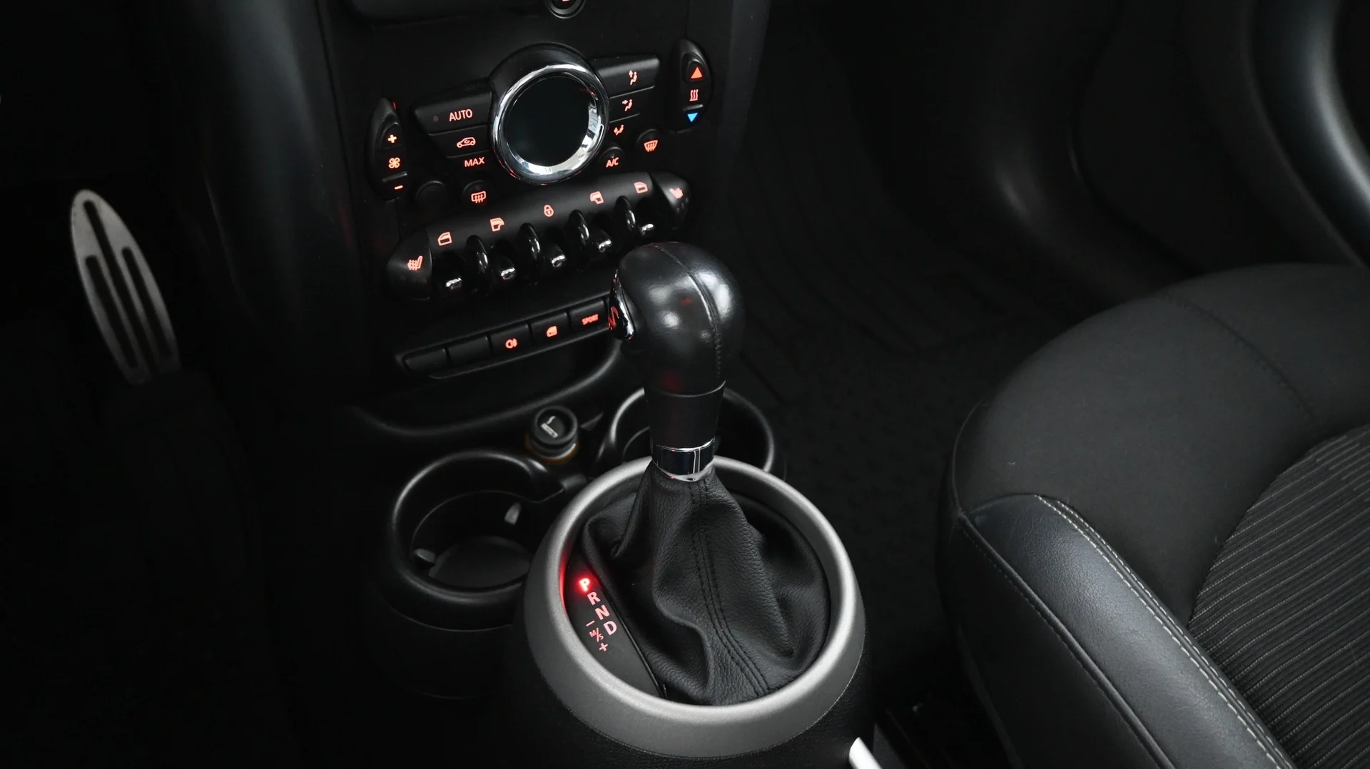 Car Image - 7L4JUNeMY1B3FzBmq14IlO