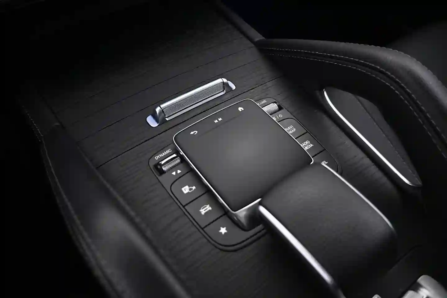 Car Image - 3FqkHhdu4wVBHV0i10a7ec