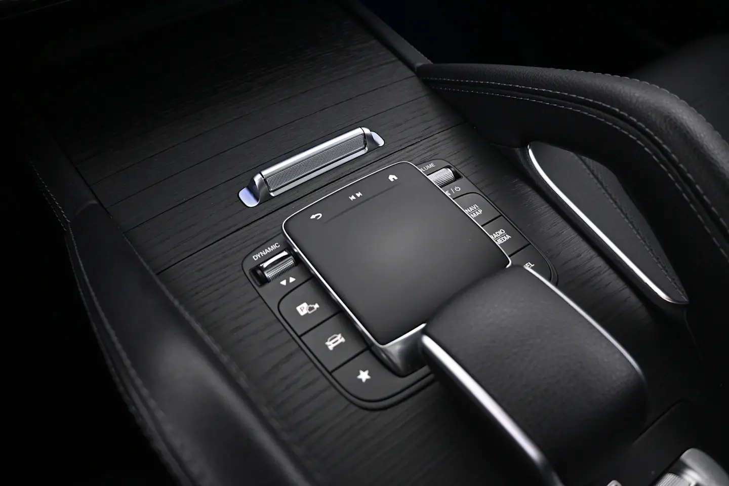 Car Image - 3FqkHhdu4wVBHV0i10a7ec