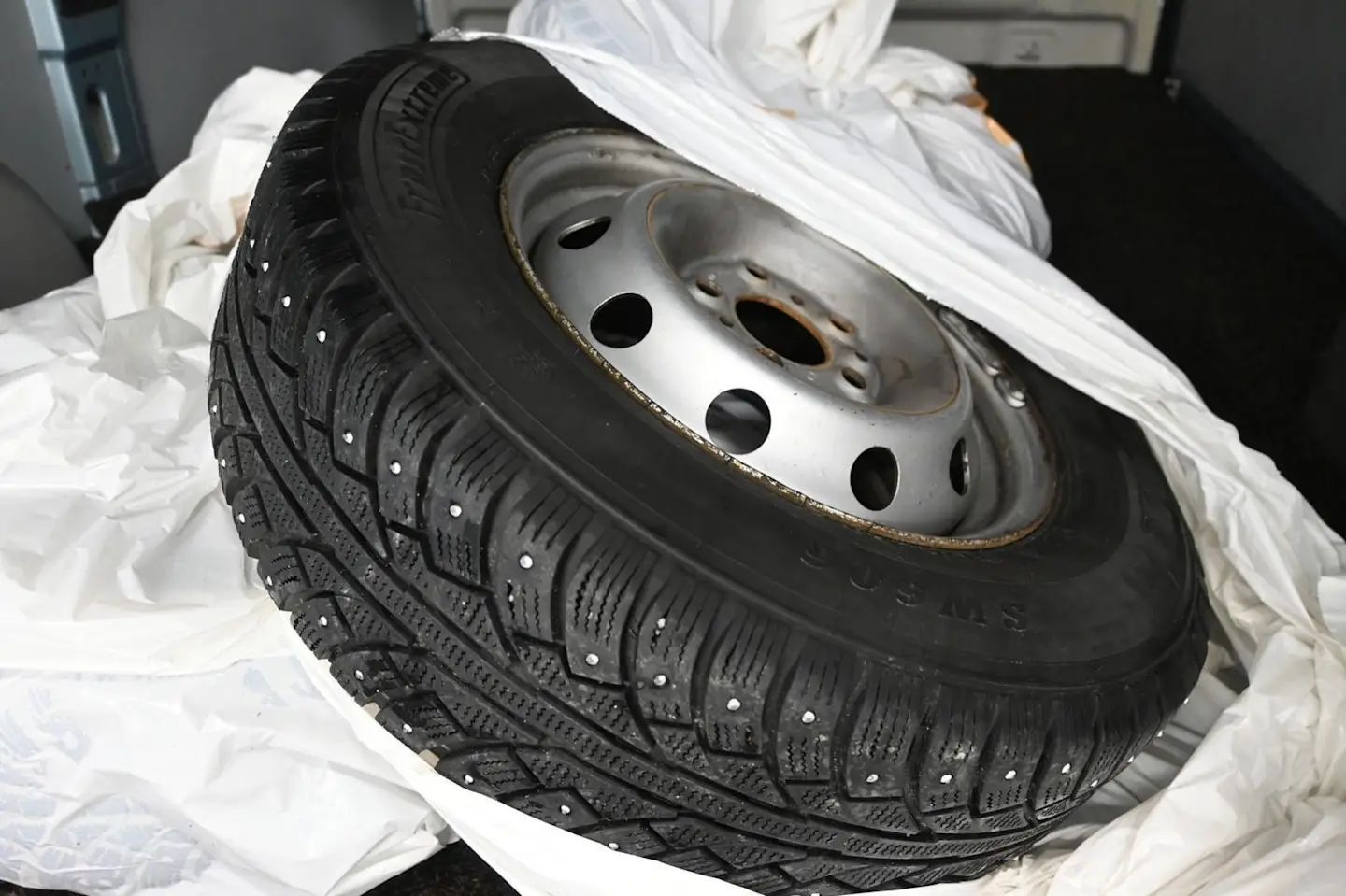 Car Image - FwLnQaOyR1viPrMTaf93v