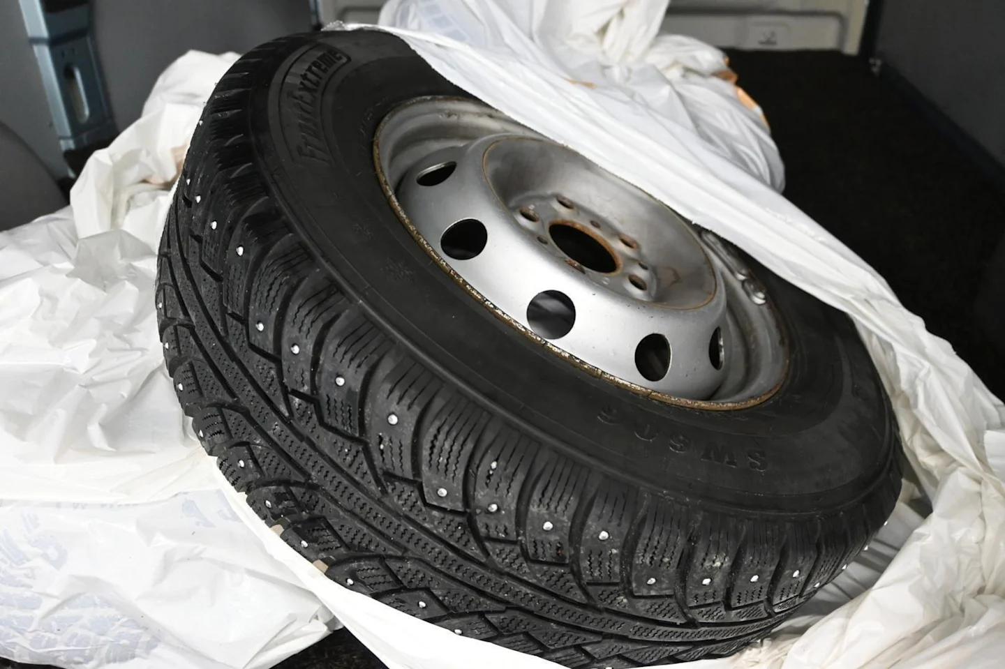 Car Image - FwLnQaOyR1viPrMTaf93v