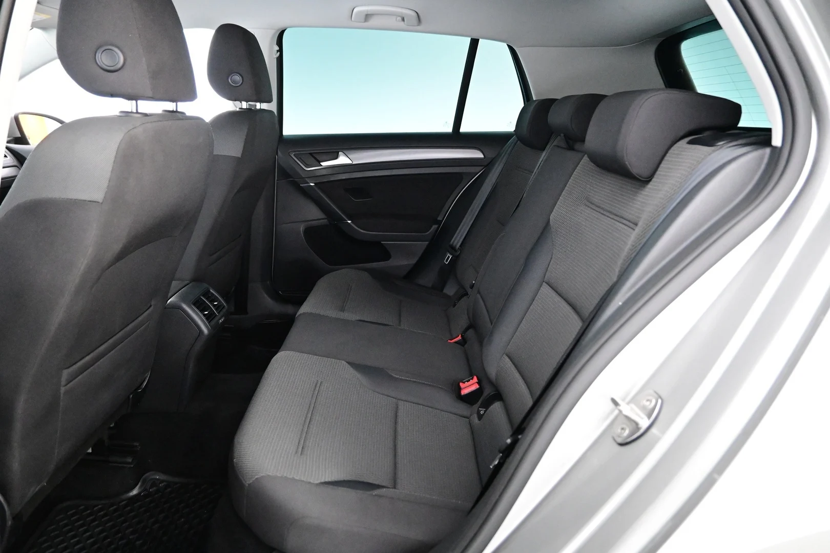 Car Image - 3zkl2YN49RloC7JpppZoIo