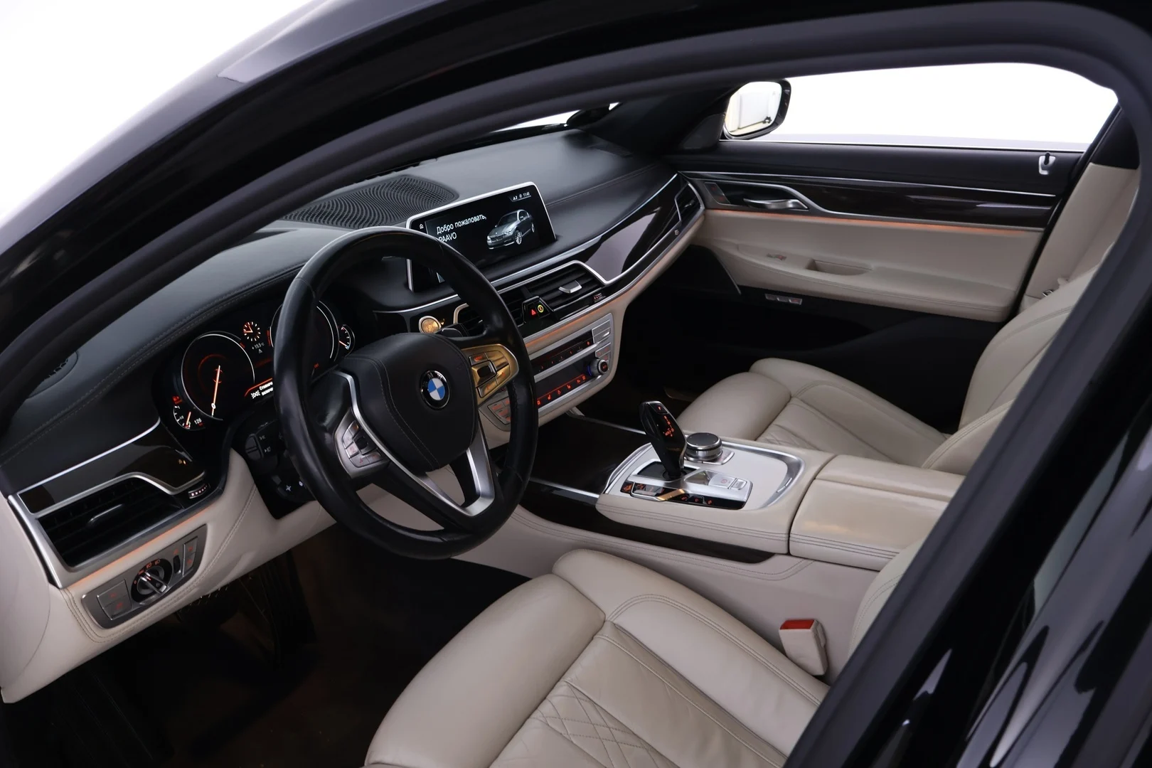 Car Image - 1AK7Oj9OhcQmiH9sbOrQW3