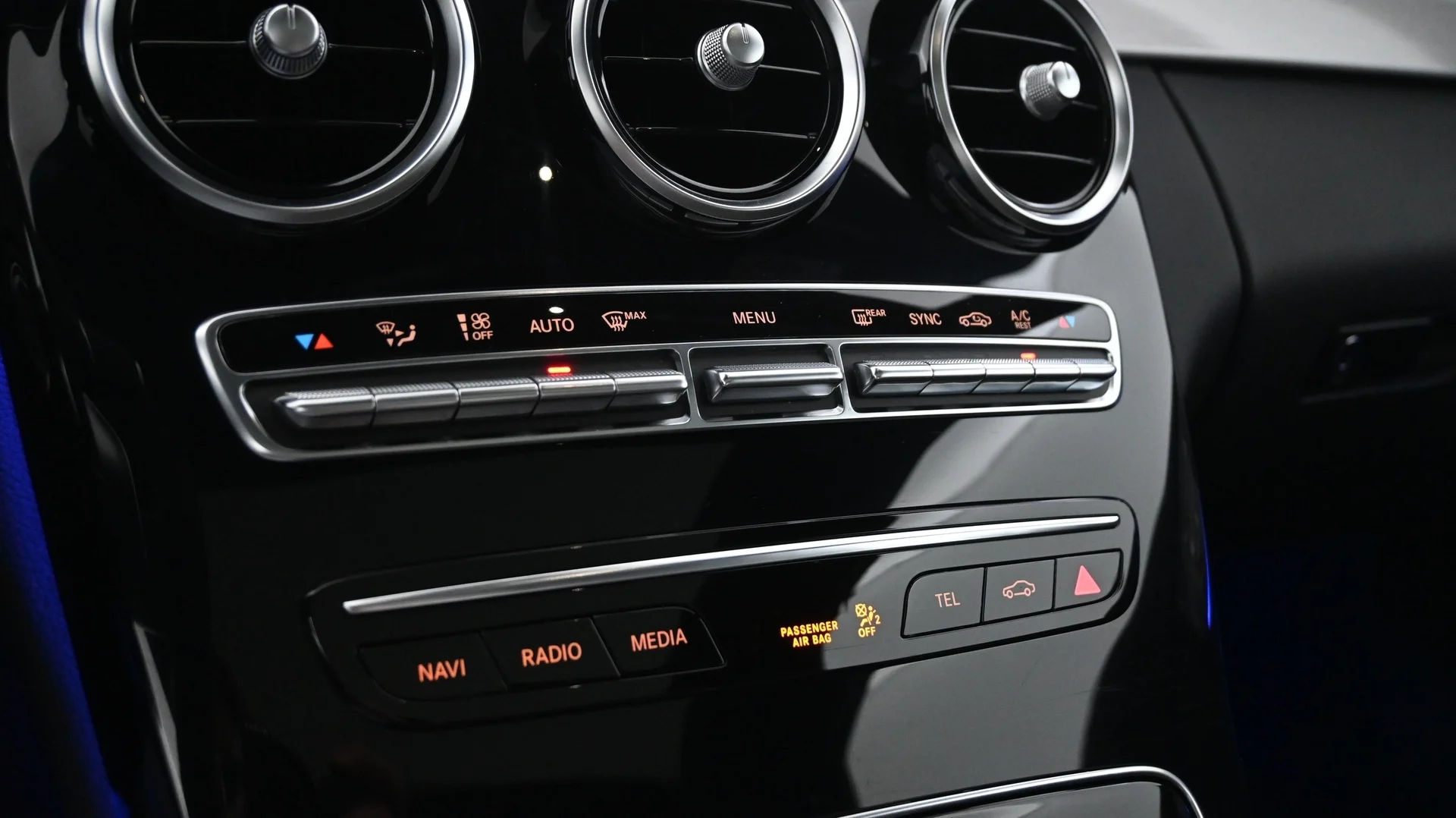 Car Image - 6BZtr9C6JV5sTt1Fz9olVW