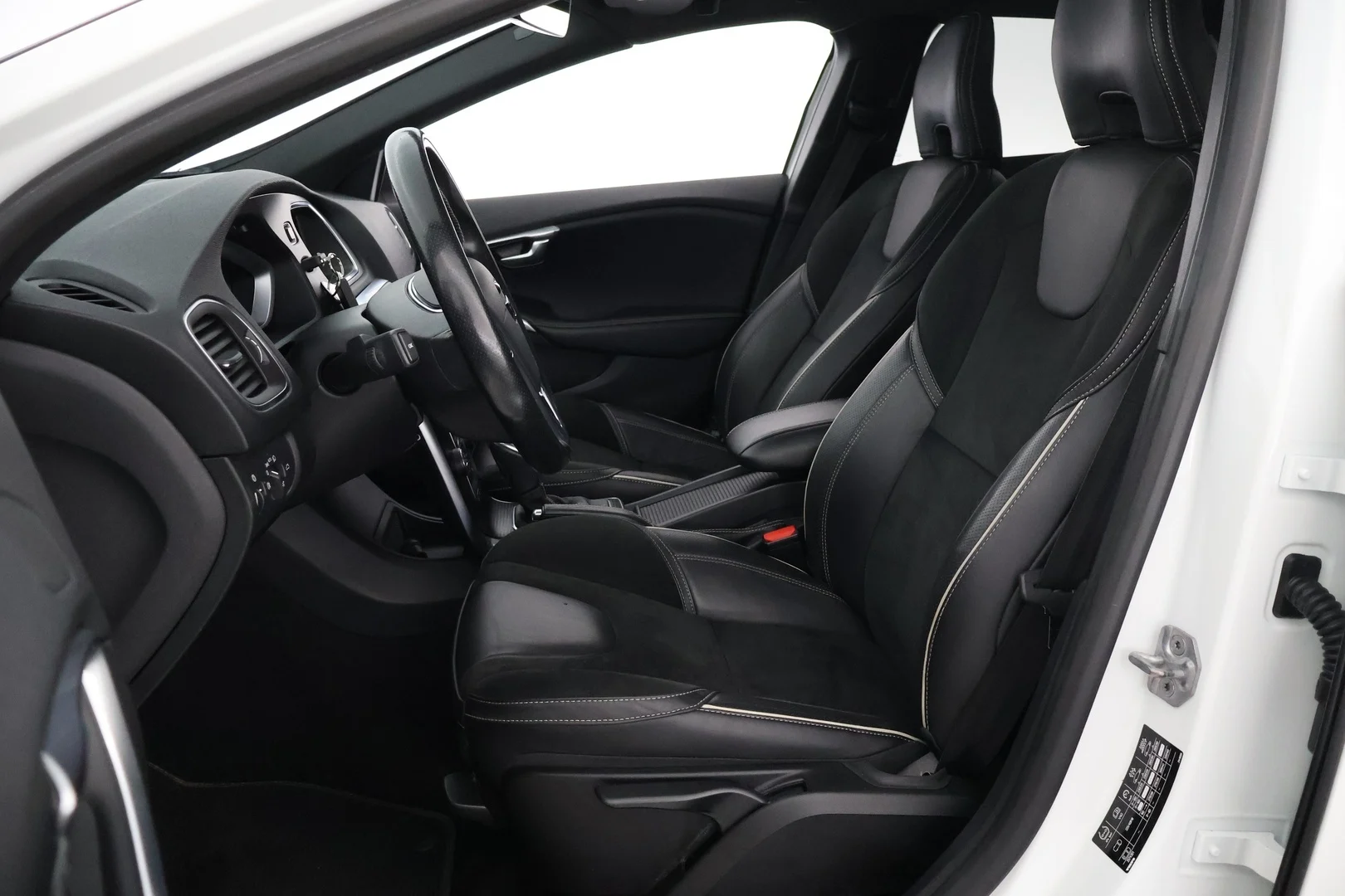 Car Image - 6Q4TU4tVTs8nZwpSYBlD9V