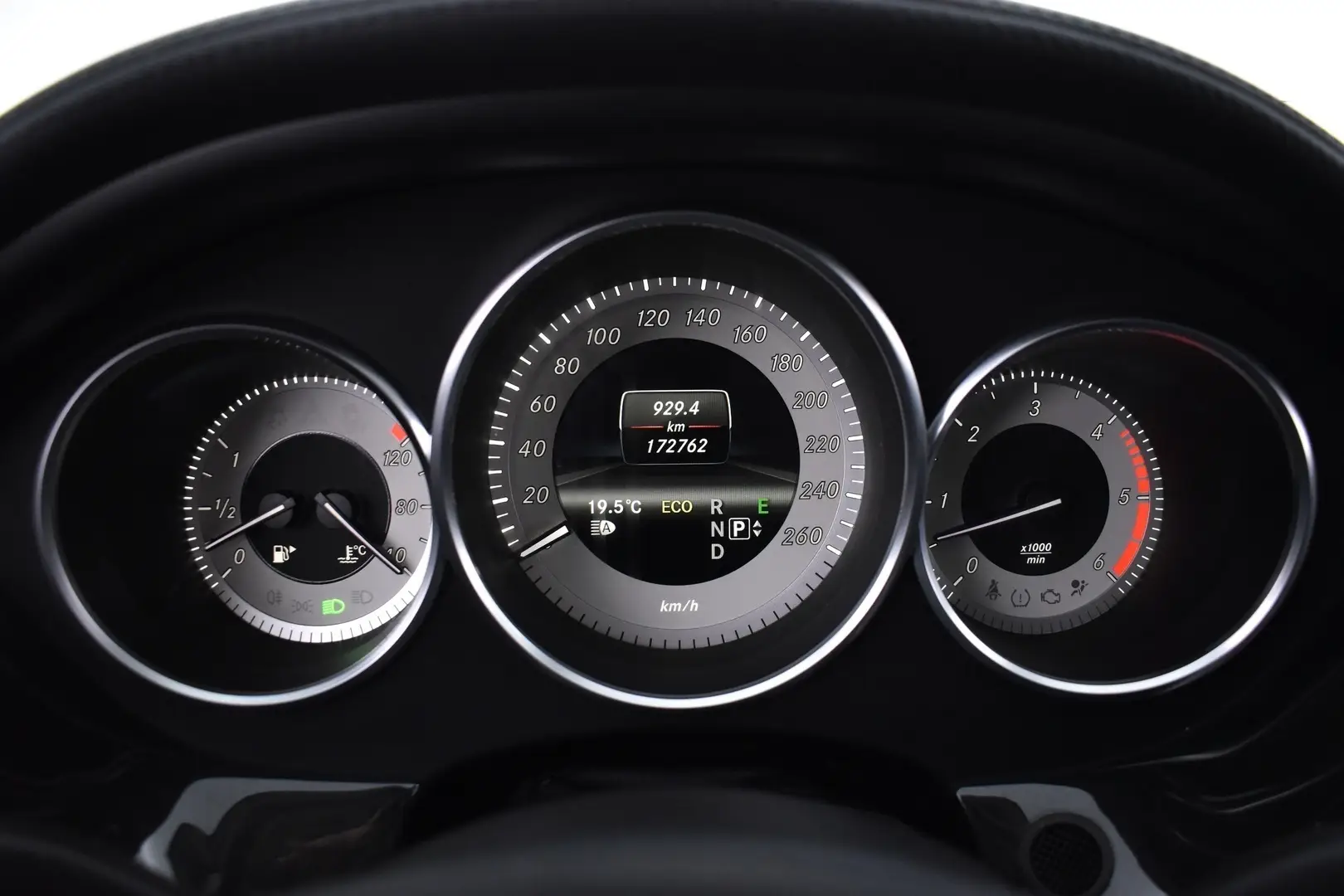 Car Image - VurVjVvmMNL2wUOImGjru