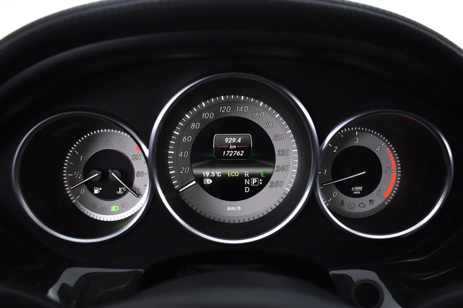 Car Image - VurVjVvmMNL2wUOImGjru