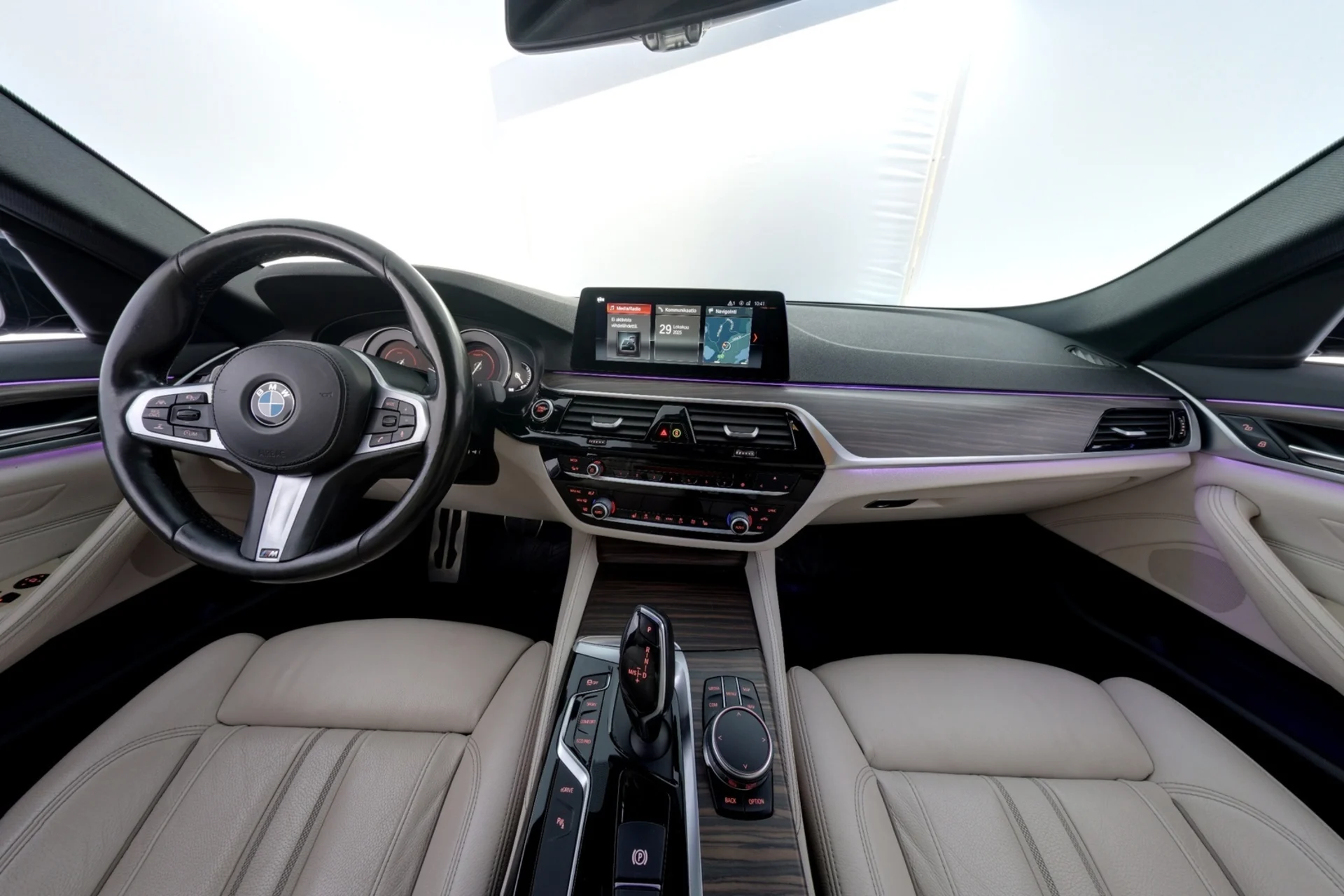 Car Image - 7iP7ZFFhs1rfljZx03UUW2