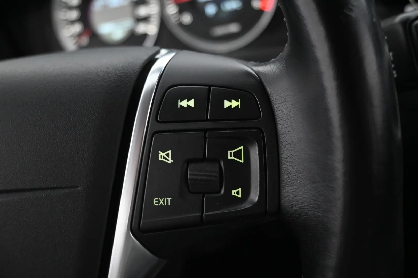 Car Image - 2GJVSQWdj8zyS17h87Y1gX