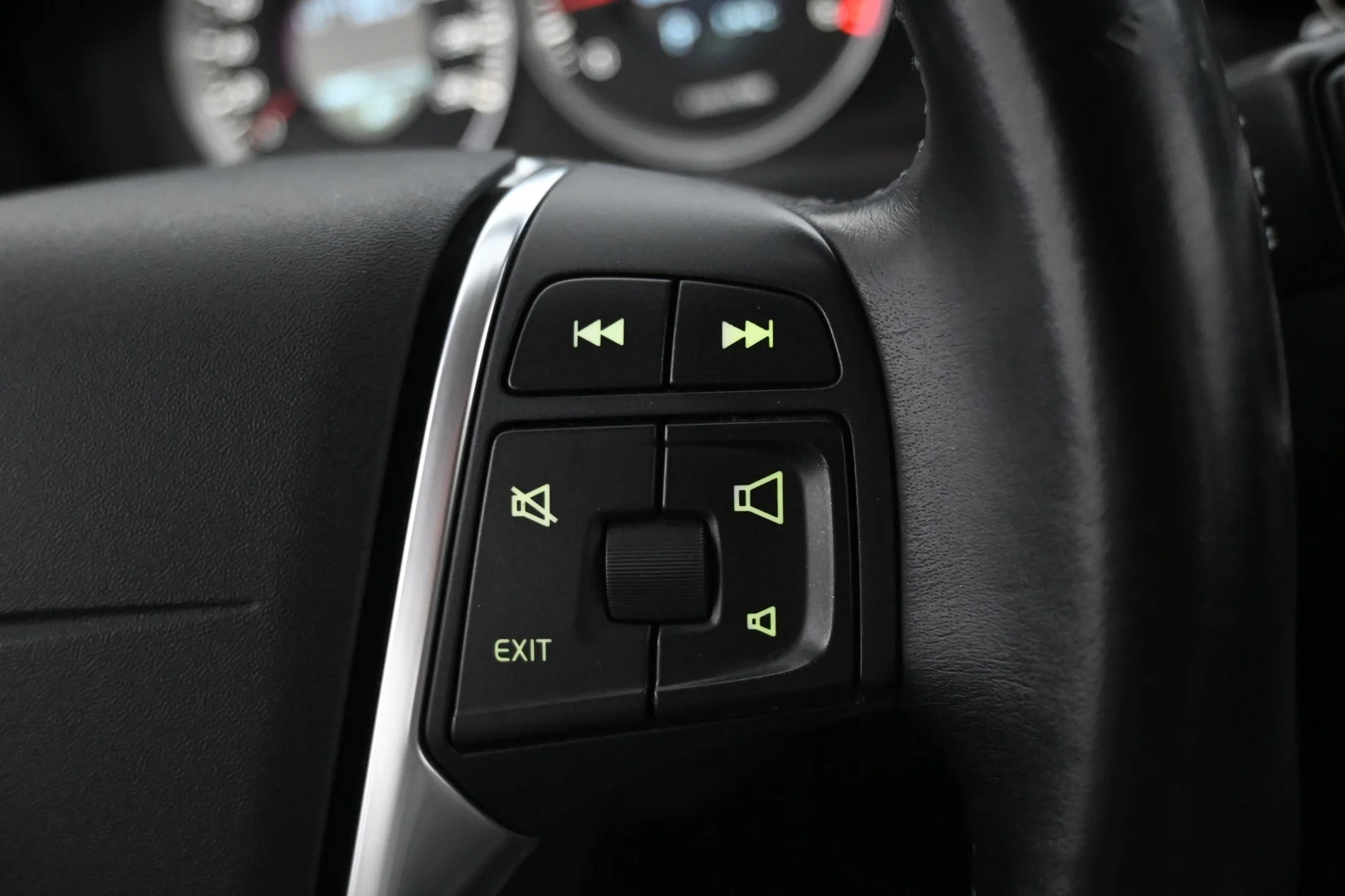 Car Image - 2GJVSQWdj8zyS17h87Y1gX