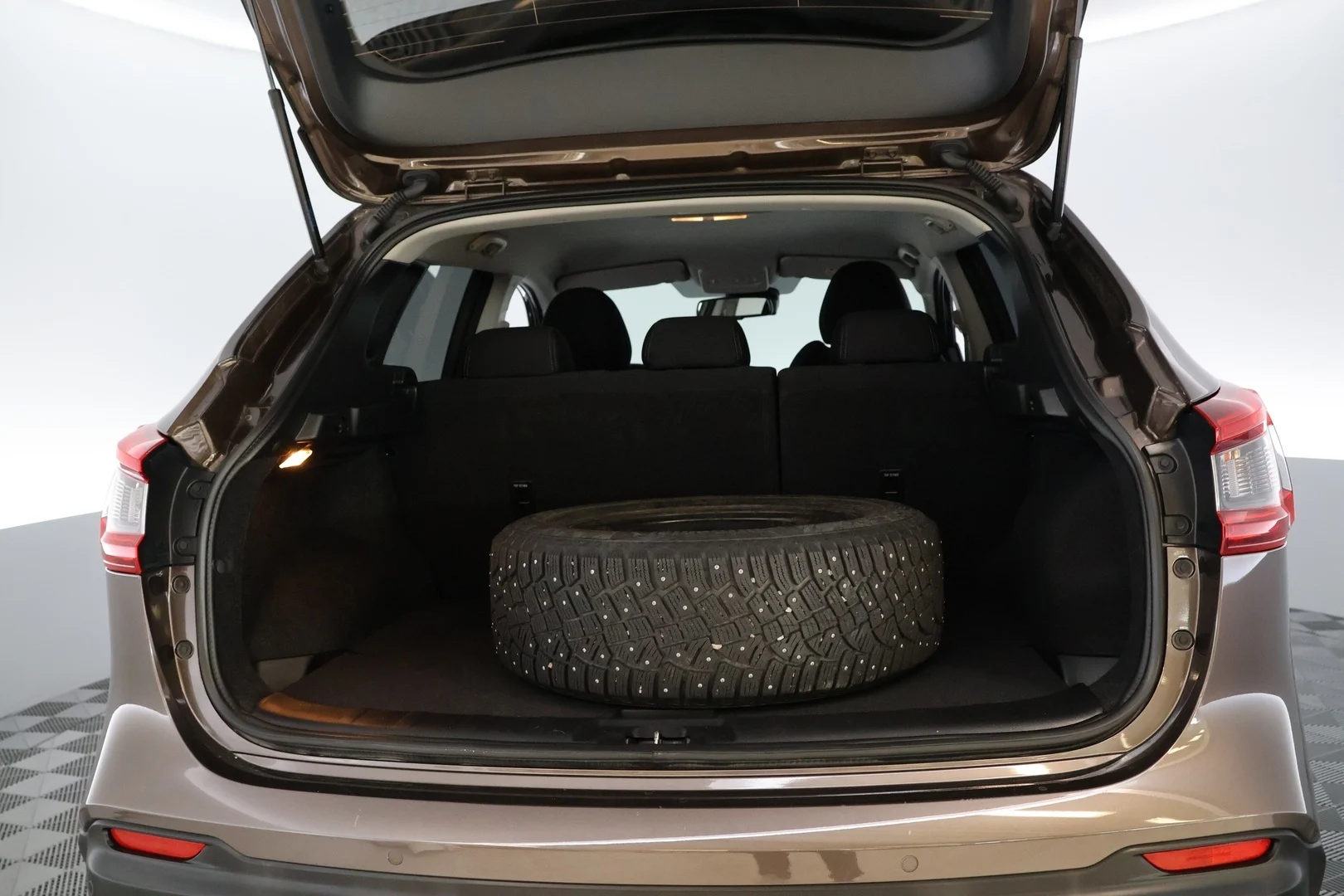 Car Image - 1pldZ61o9XiCdXcUdTyktV