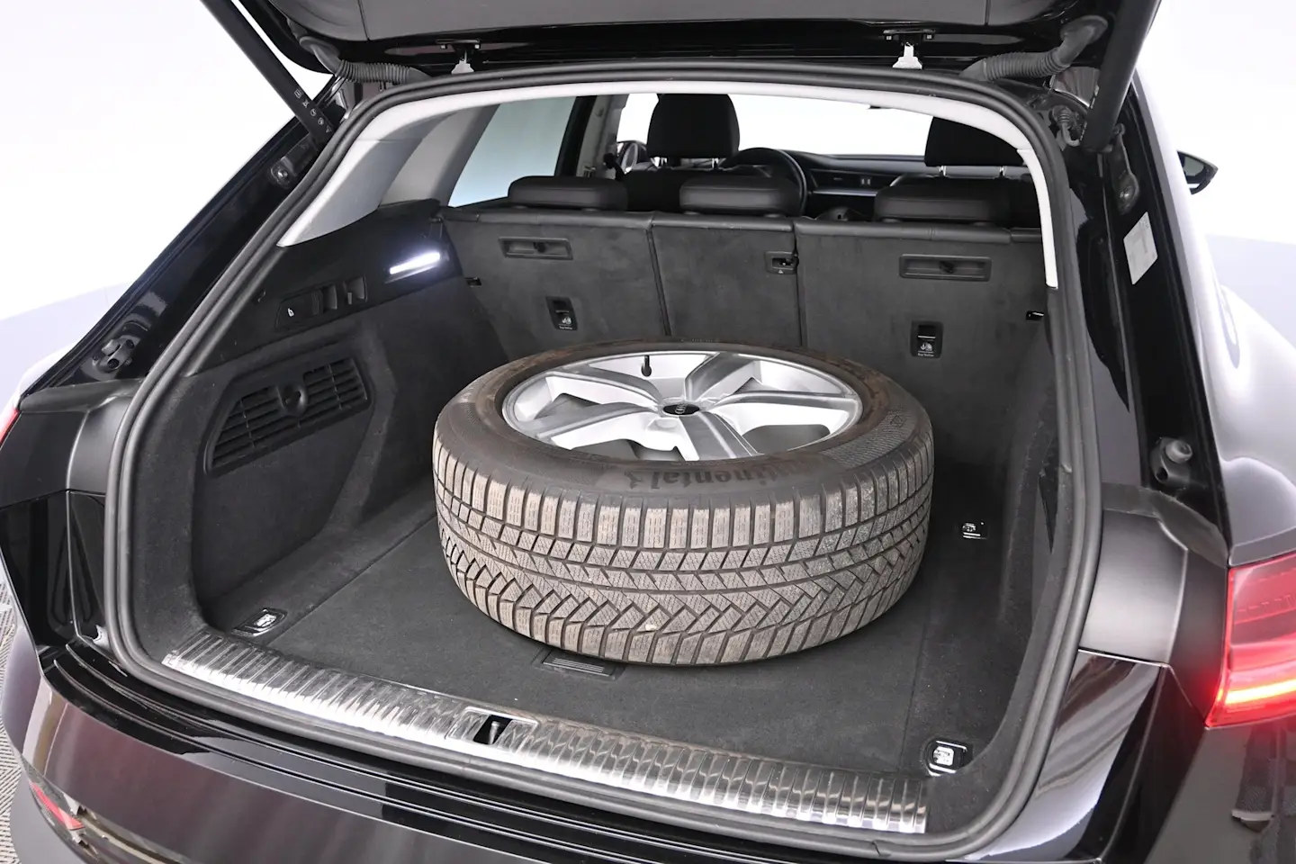 Car Image - 1wdmTNDQZk2ScWFBRlxcrU