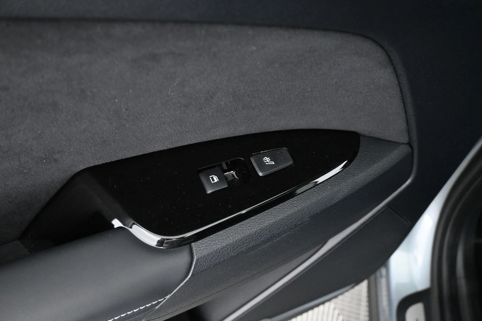 Car Image - 2gwQSyrSsmgkqziYIIplHs