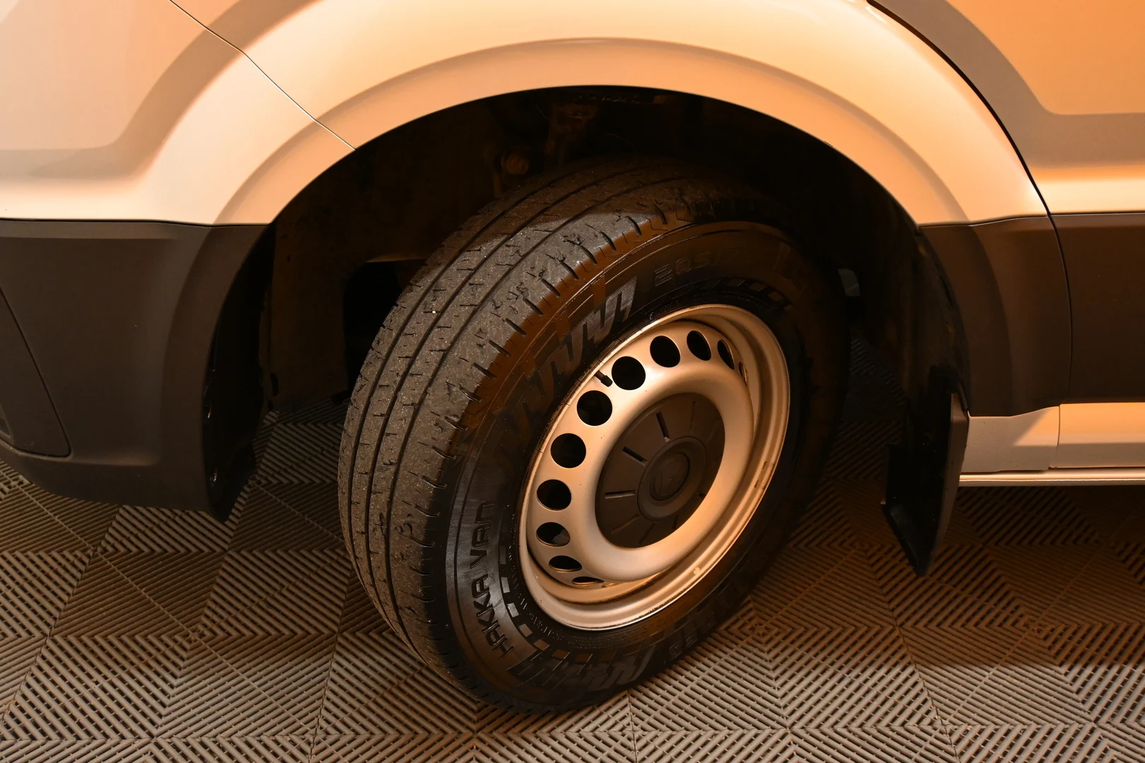 Car Image - 7ppGoSSZ4In94EqtAhQ9di