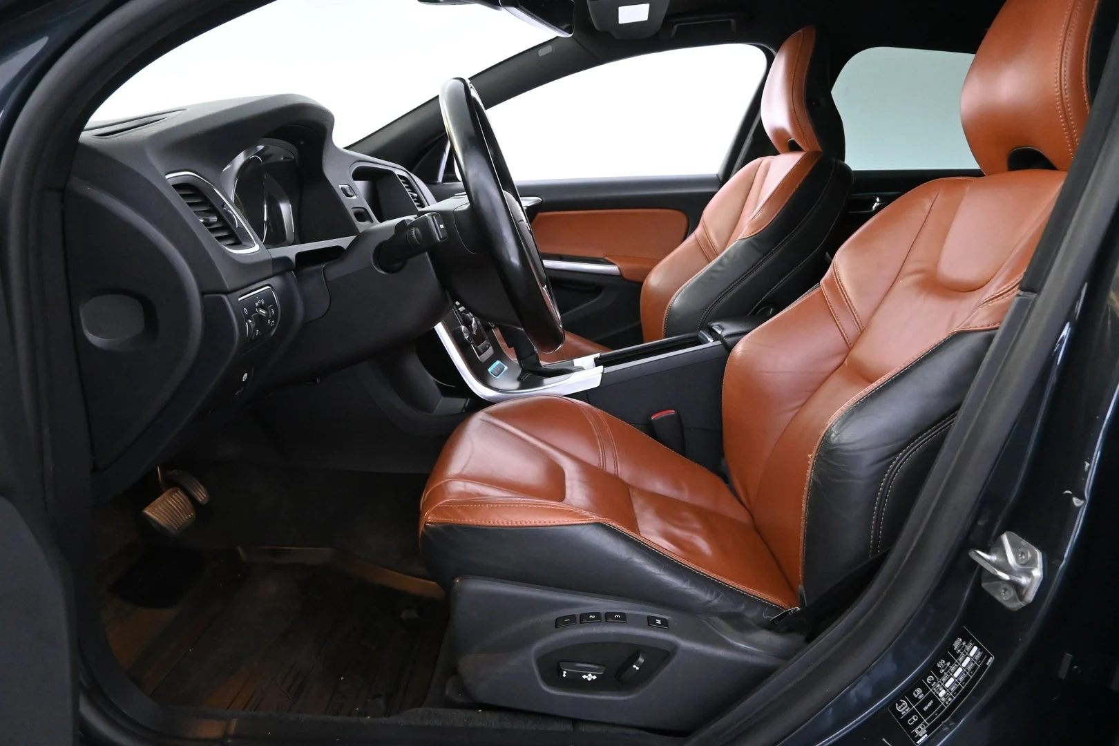 Car Image - 4VnprWJ8kZaOUMlD1o24vL