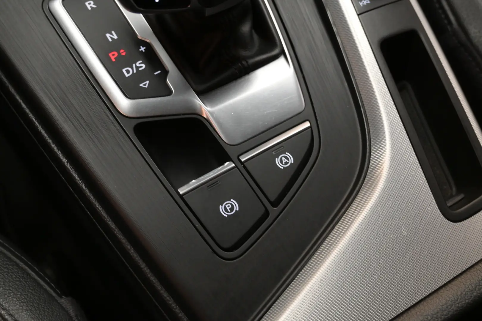 Car Image - 3j81tjdxDTGsrvVX7UQhil