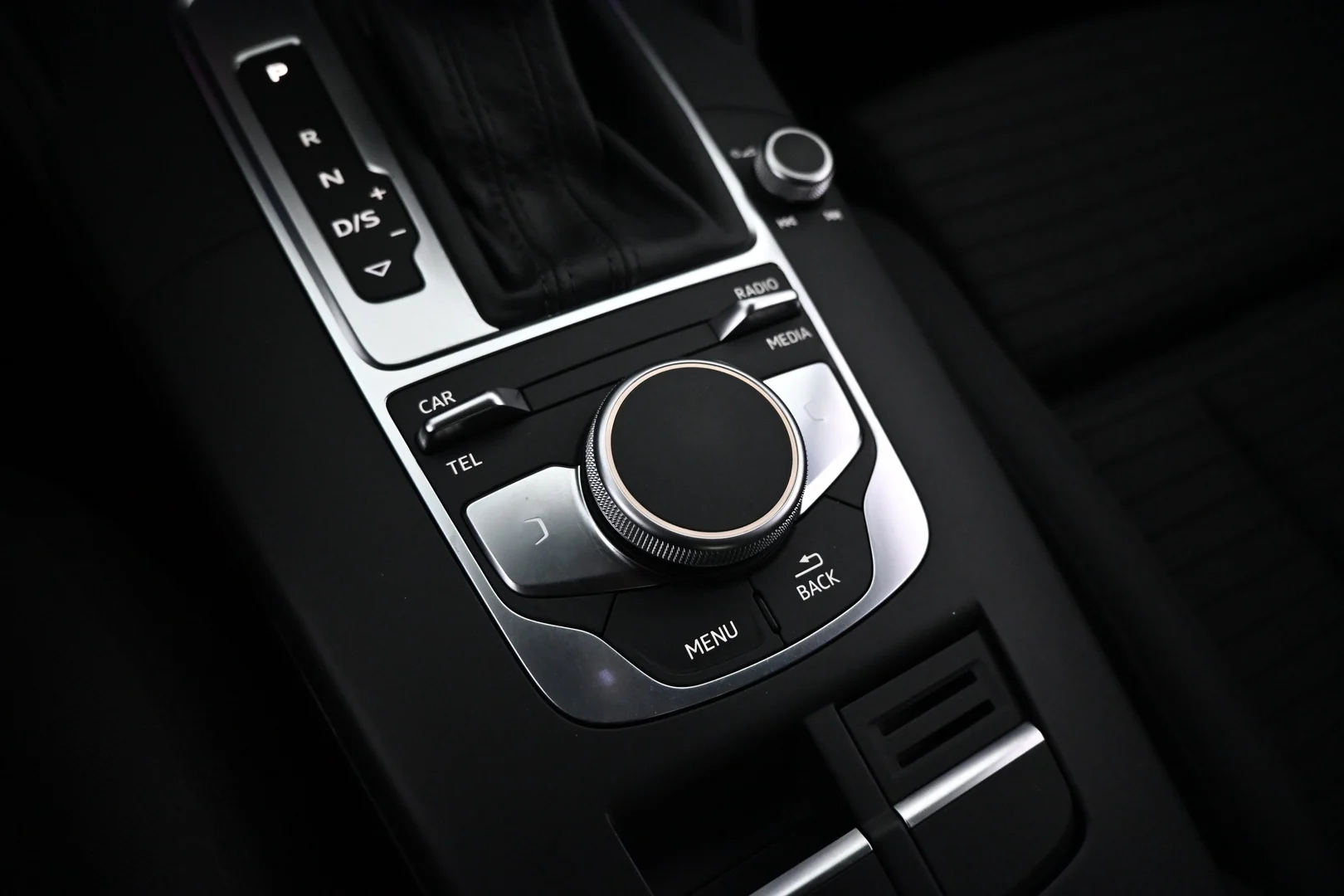 Car Image - 5Qy7dAXEE9prWql778Oore