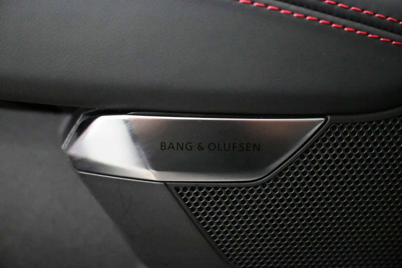 Car Image - 3lFU9XgN3VsanjiuCGeTjp