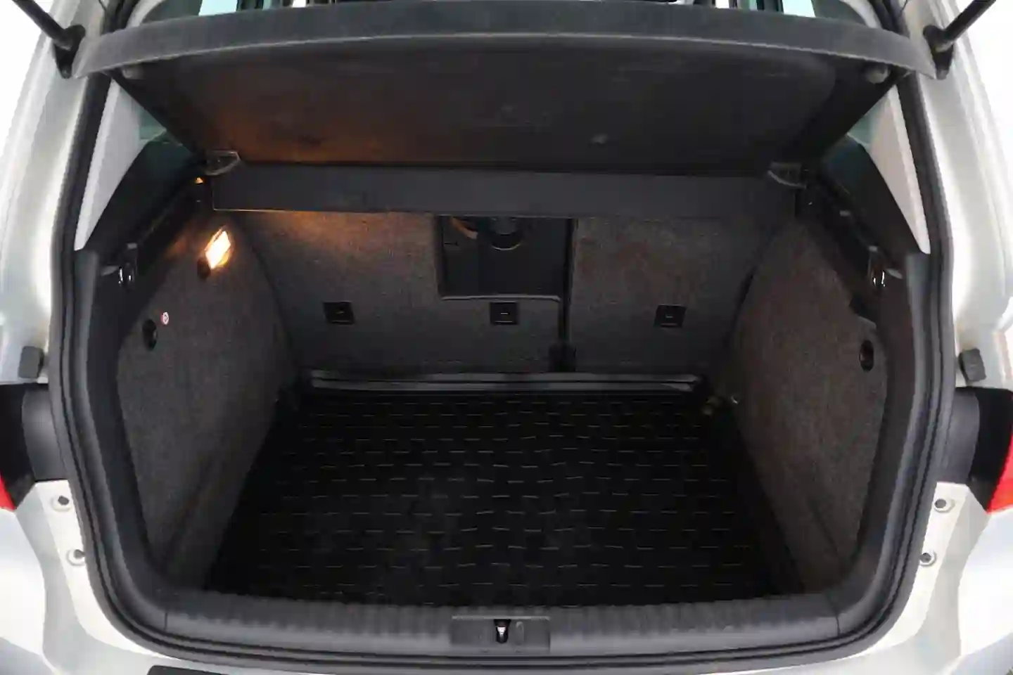 Car Image - 309mnchTk2vuSPaSA9E93