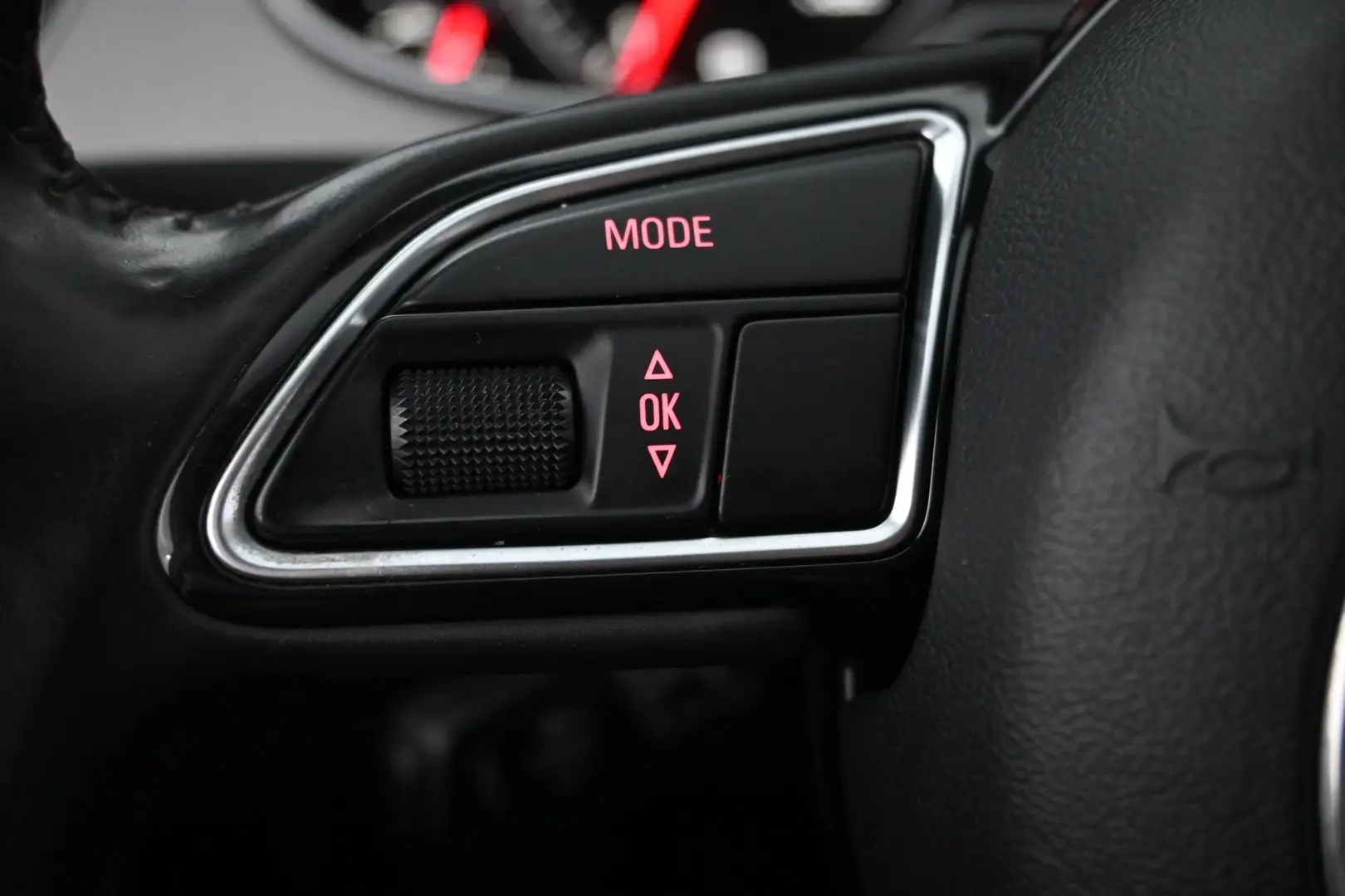 Car Image - 6wnUzD850k42O3SyLzFYYm