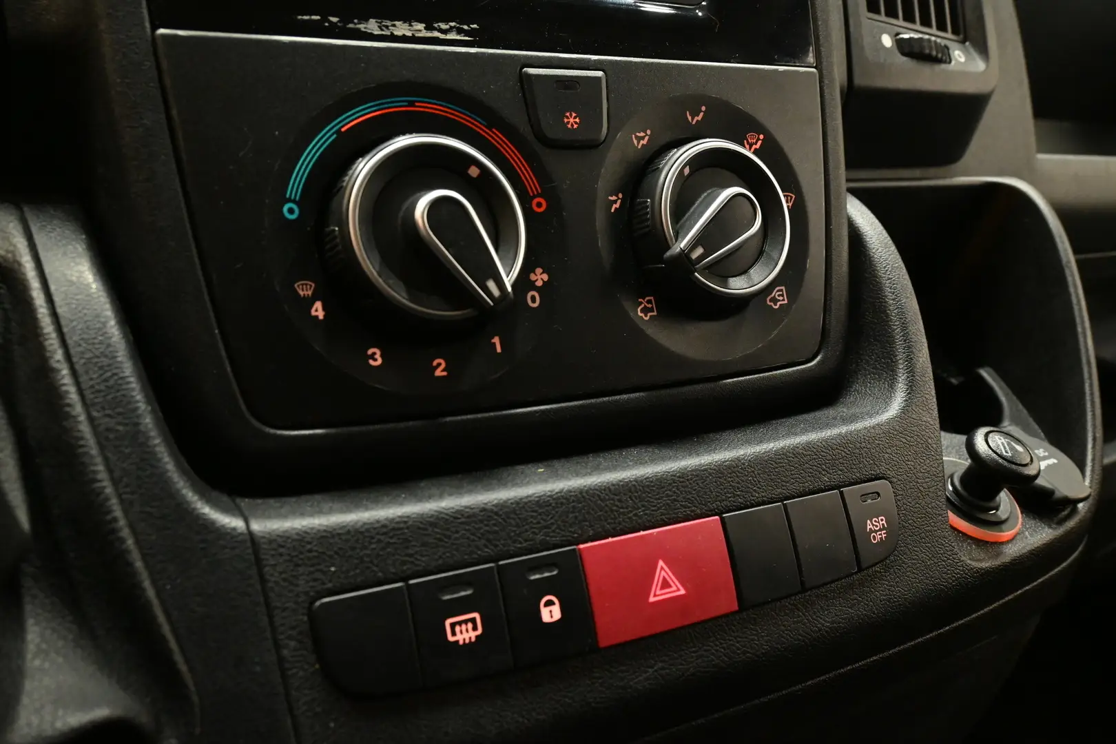 Car Image - 7wMcCYPKJJU2j4BIoUlRDE