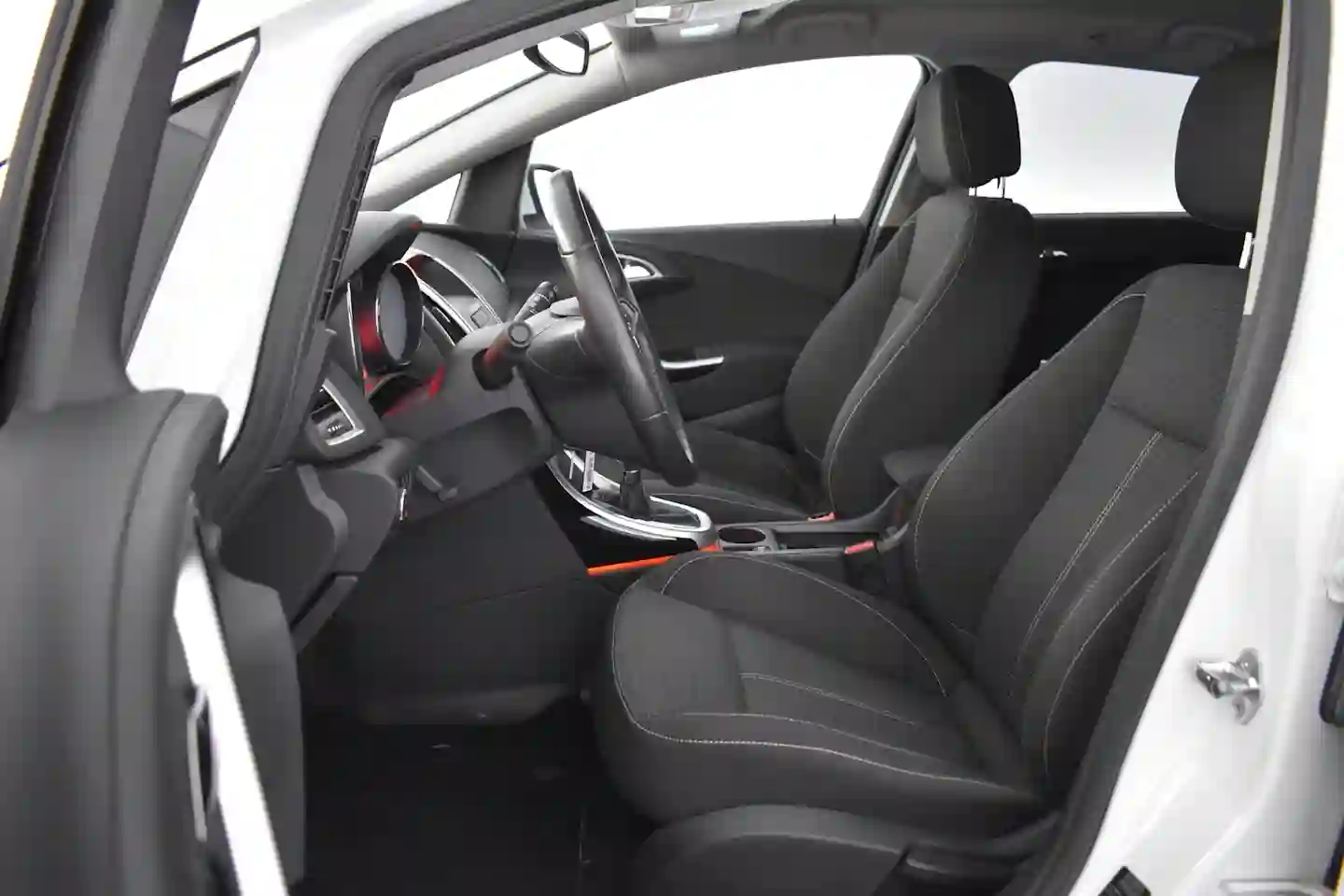 Car Image - 4yi3c1eNMZ28y8tkNreaqc