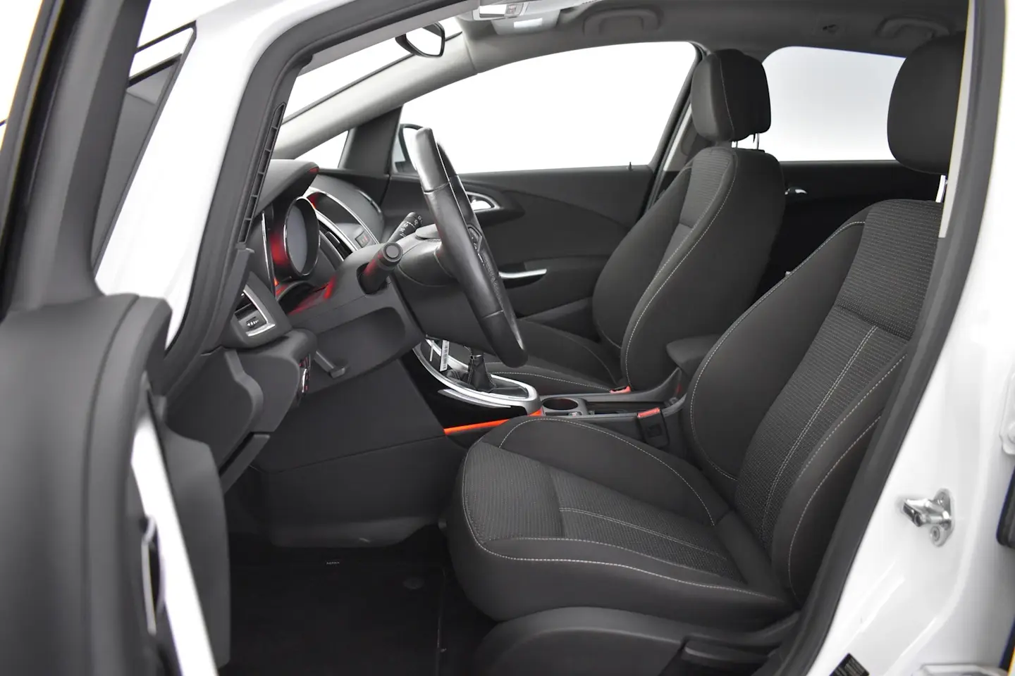 Car Image - 4yi3c1eNMZ28y8tkNreaqc