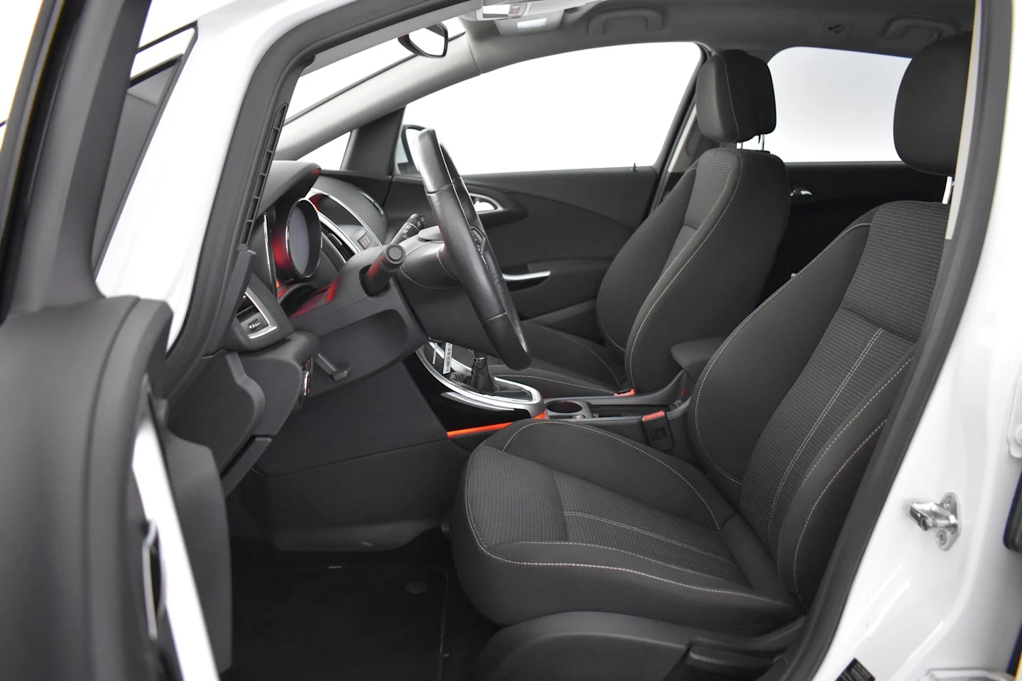 Car Image - 4yi3c1eNMZ28y8tkNreaqc