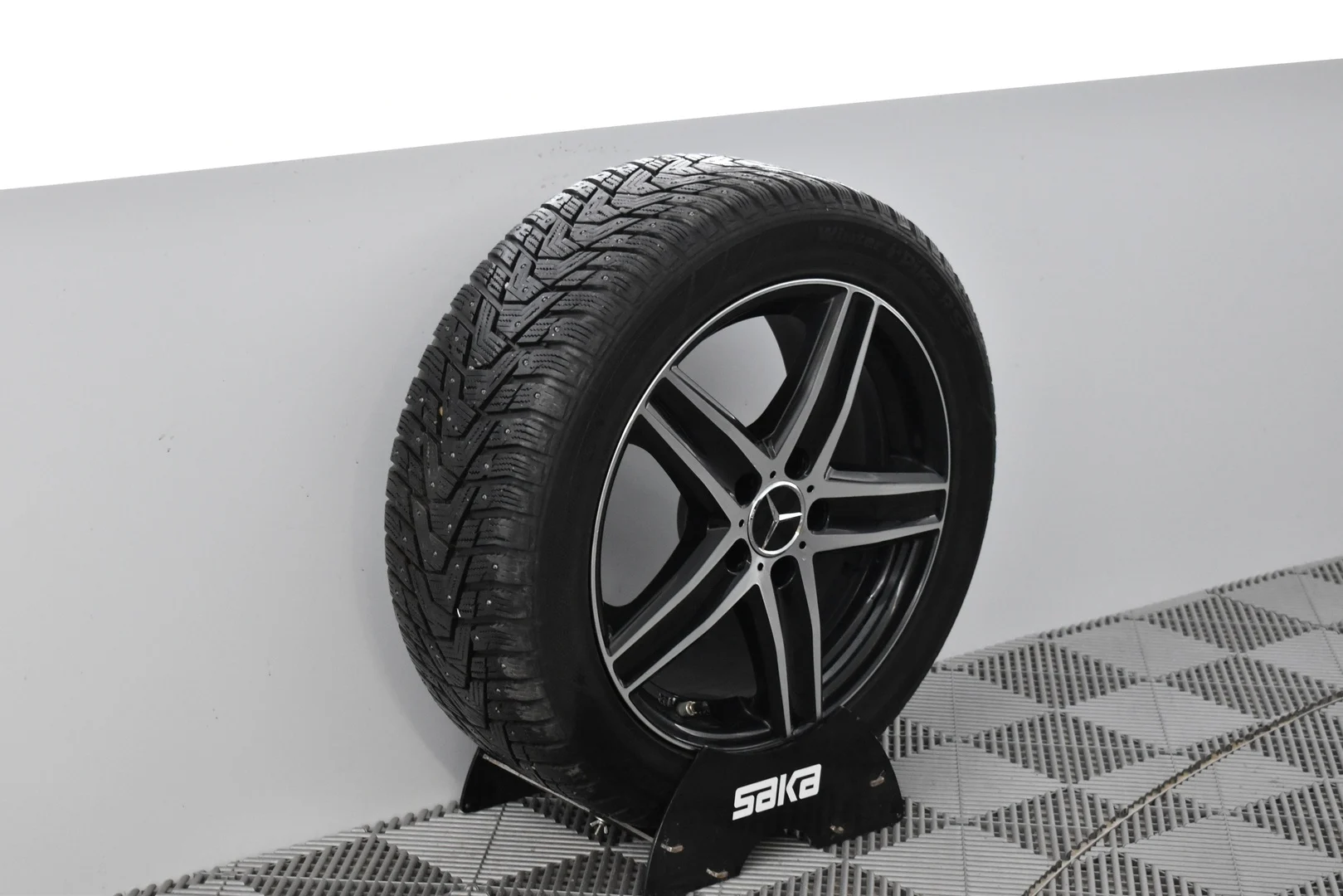 Car Image - 1X4u02c59E1GQkDZeNrt8c