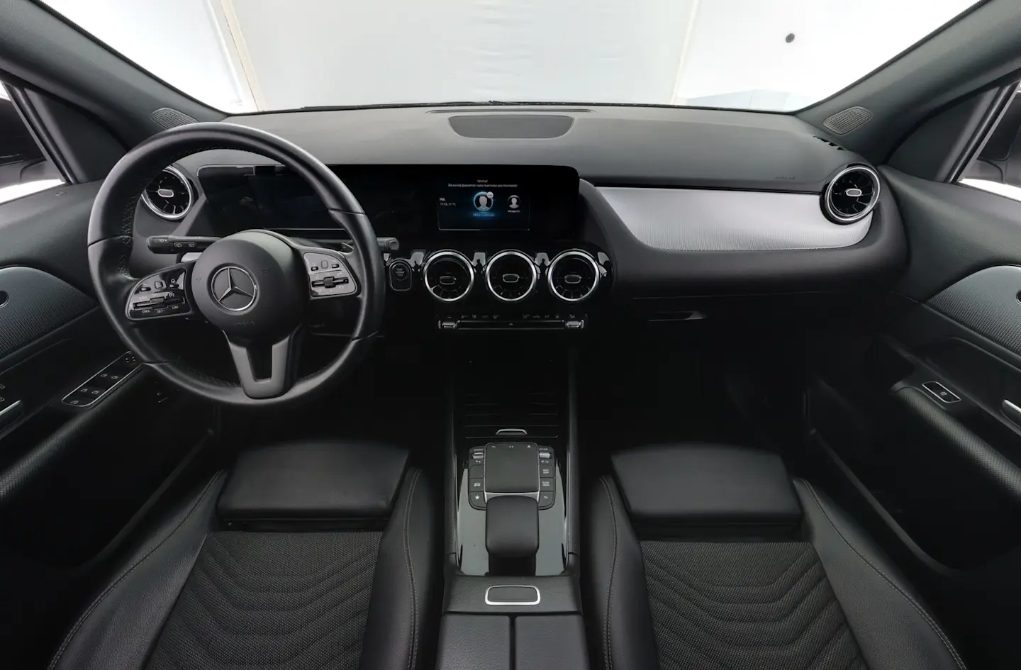Car Image - 2vpzMU9ji5DsbtIxlaNFxr