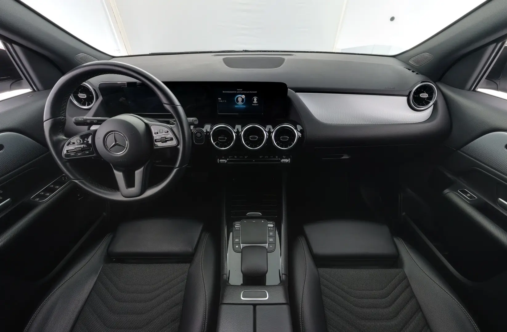 Car Image - 2vpzMU9ji5DsbtIxlaNFxr