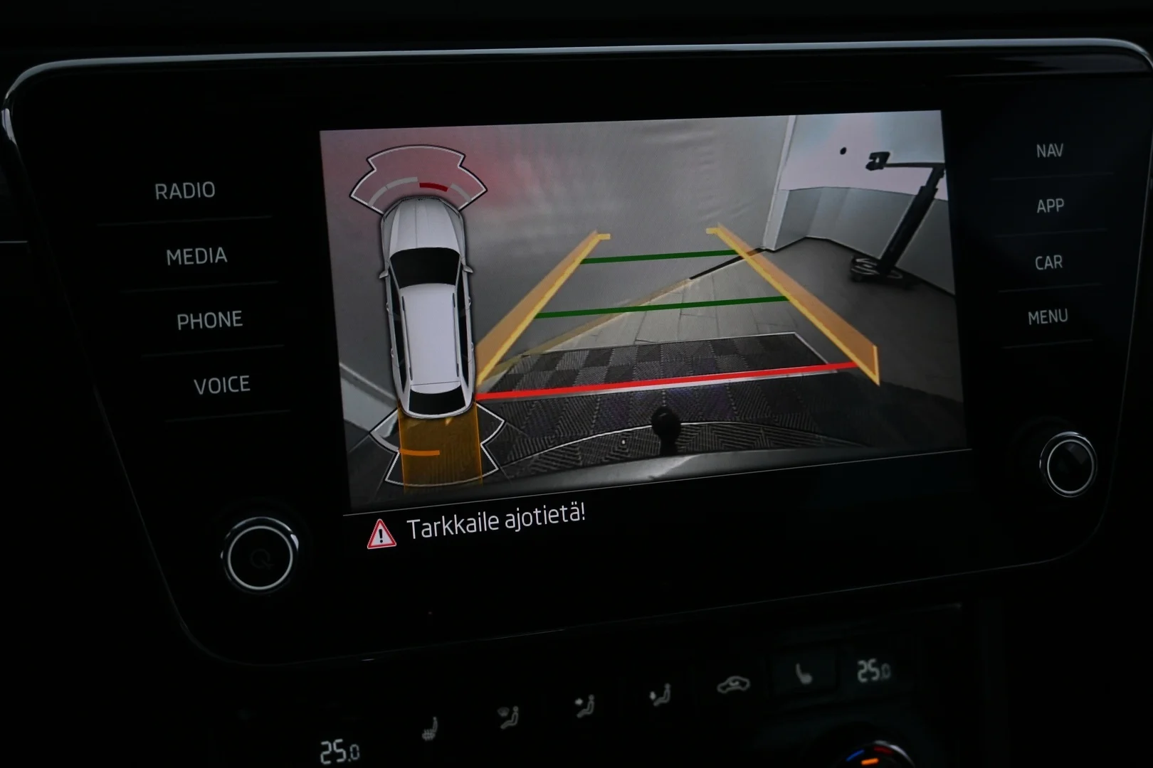 Car Image - VleohPMfyjKwJ2wKS0iys