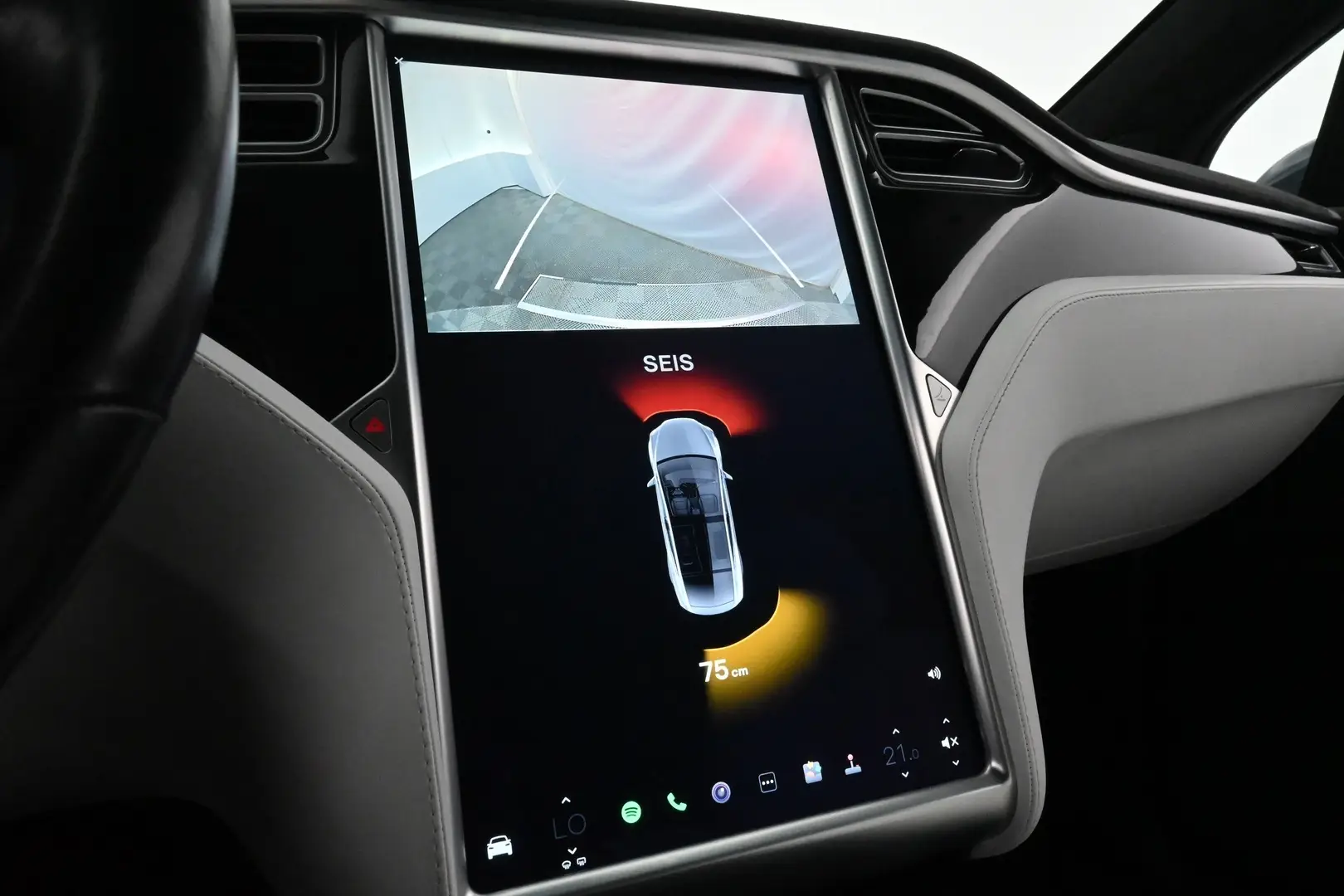 Car Image - 3x3D9vGbX5HxsffwqSjKk1