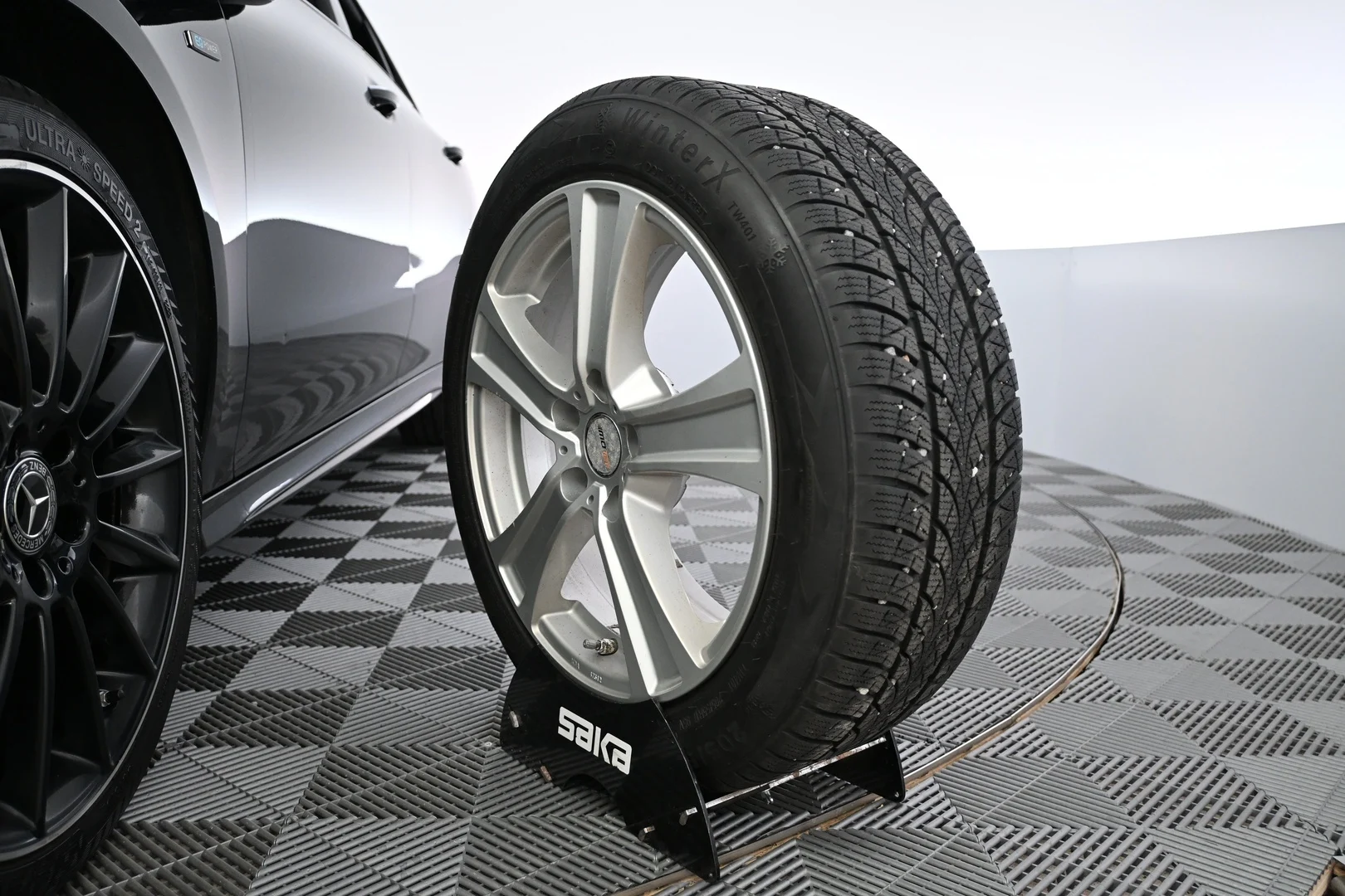 Car Image - 1chbYBBC1YN7jCrXDkYeTz