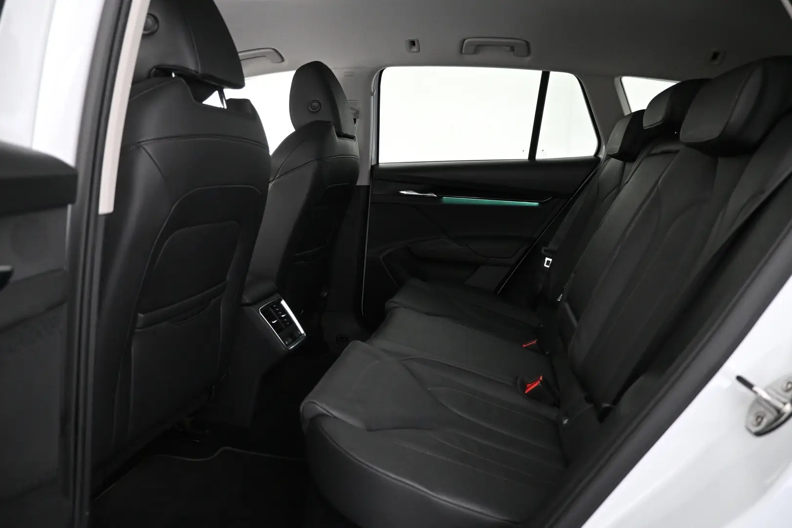 Car Image - 6dHLJeN1n6ITr0J9lPxU5K