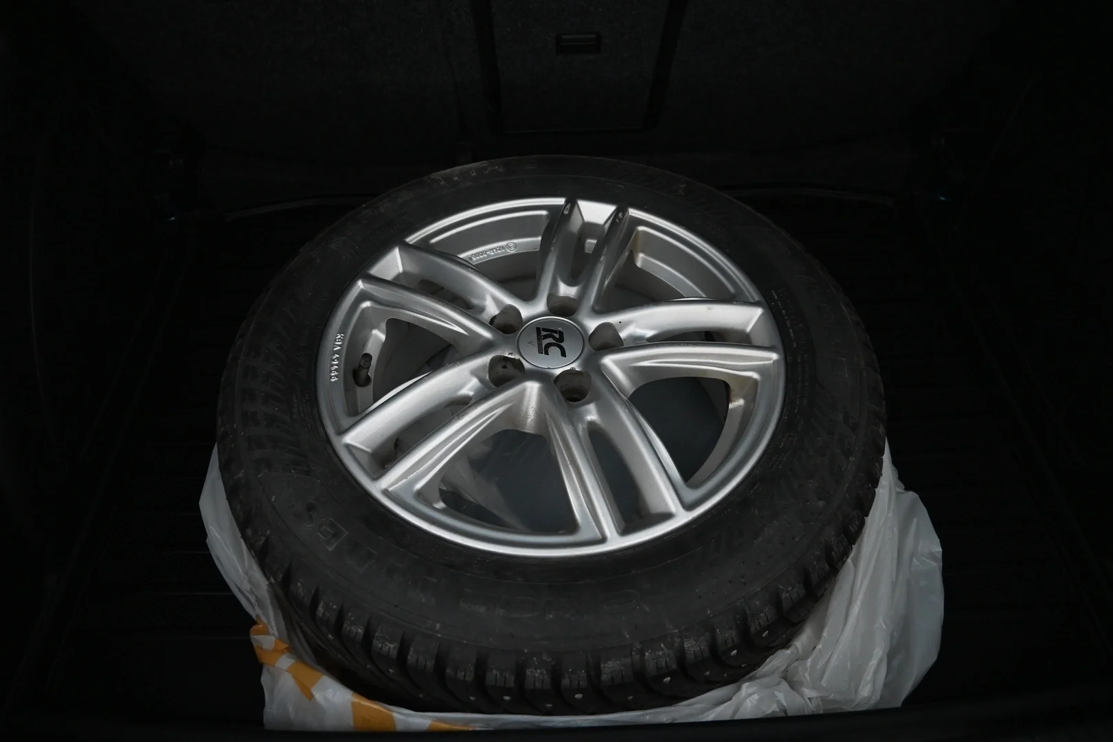 Car Image - 3ncN4e7W3SCOA7rIabWznN