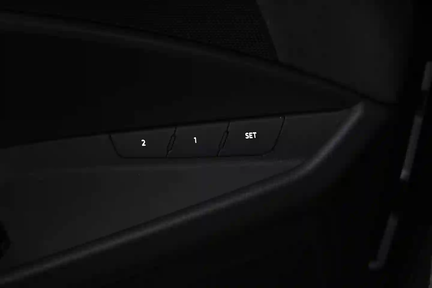 Car Image - 3SeTrWVFpMxFcxx8TpHywU