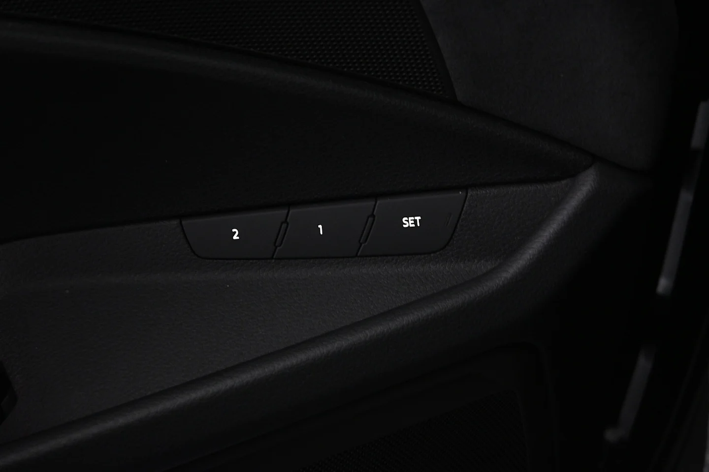 Car Image - 3SeTrWVFpMxFcxx8TpHywU